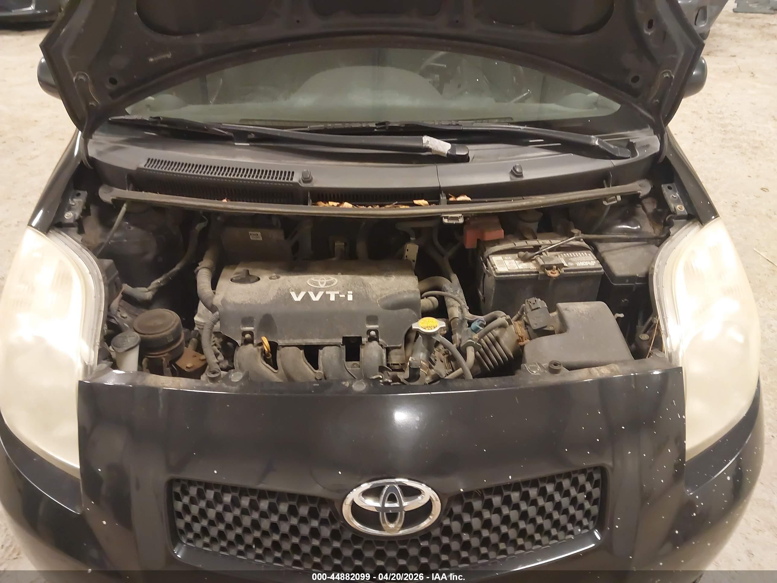 TOYOTA YARIS image 10