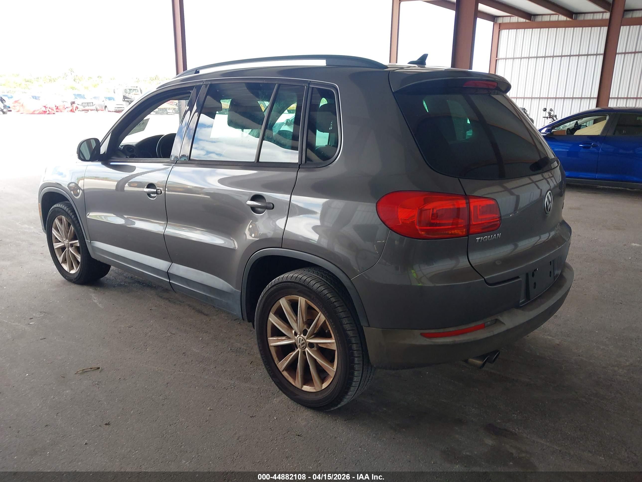 VOLKSWAGEN TIGUAN image 3