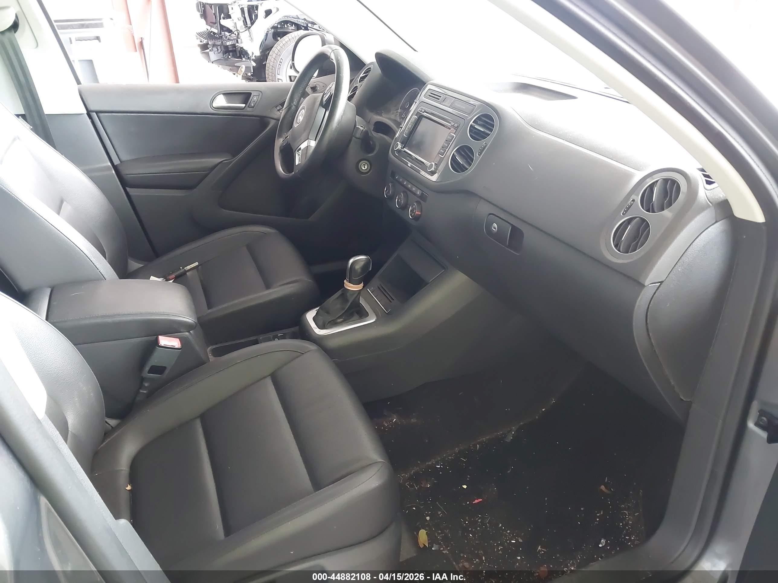 VOLKSWAGEN TIGUAN image 5