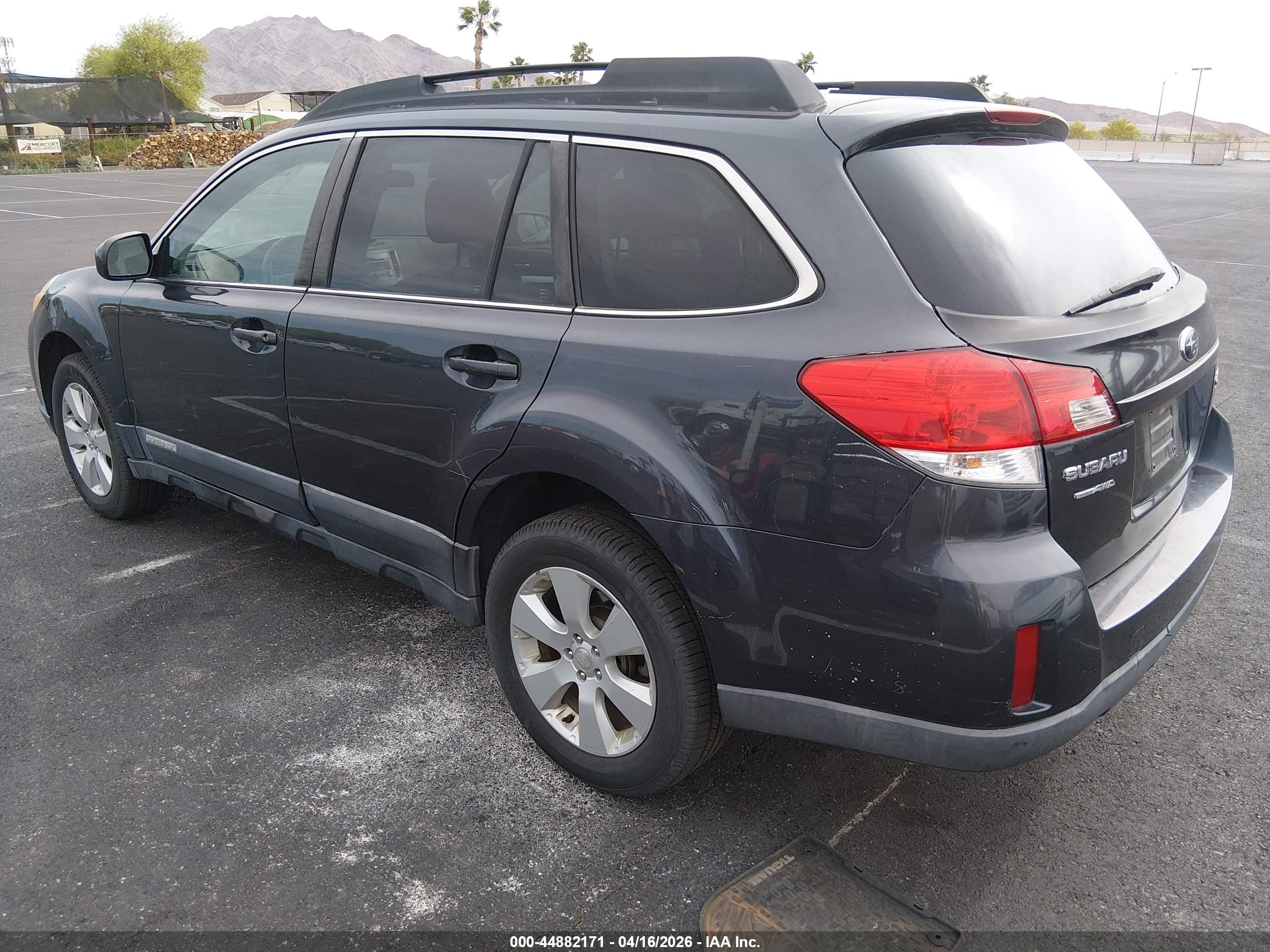 SUBARU OUTBACK image 3