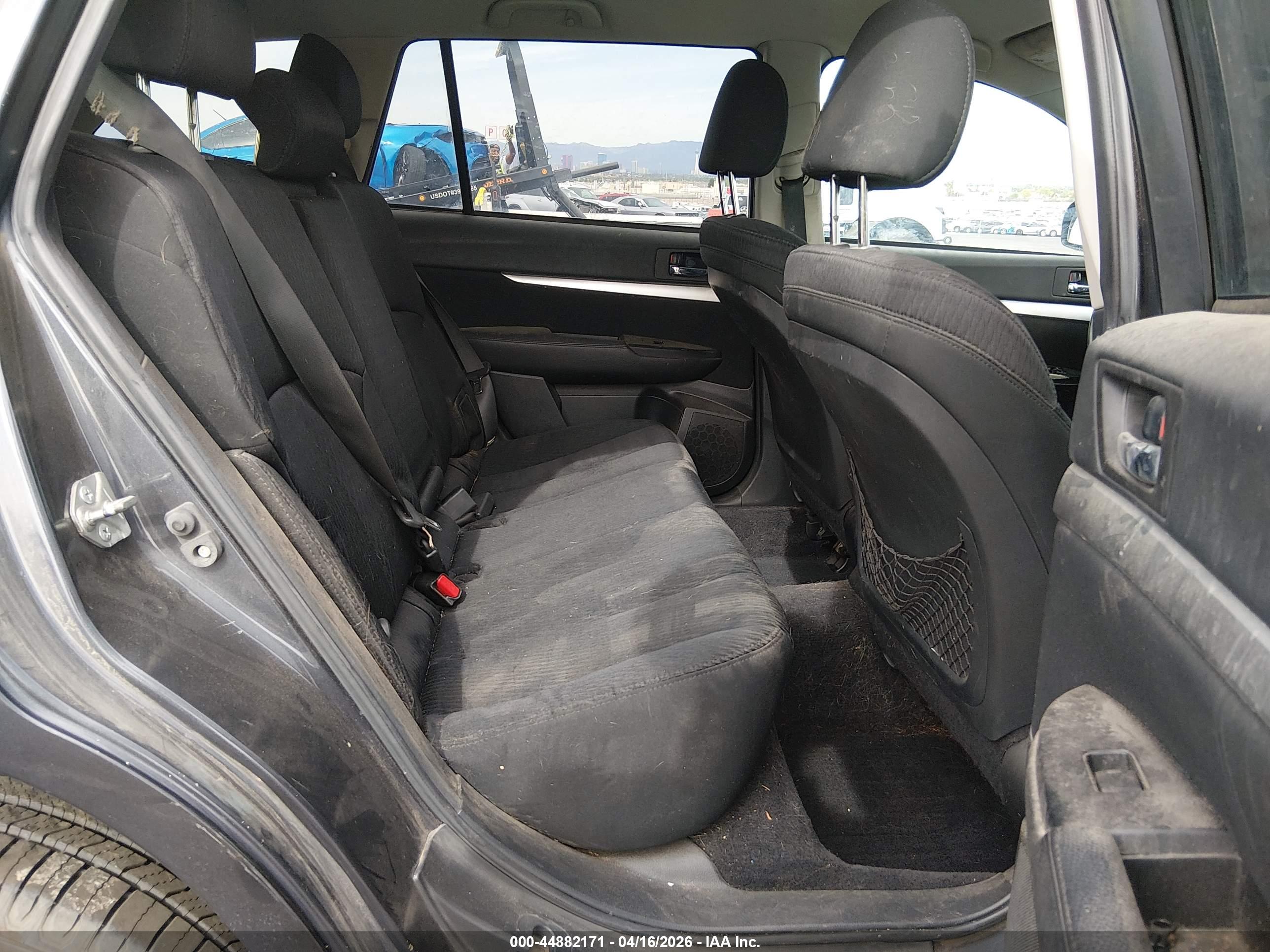 SUBARU OUTBACK image 8