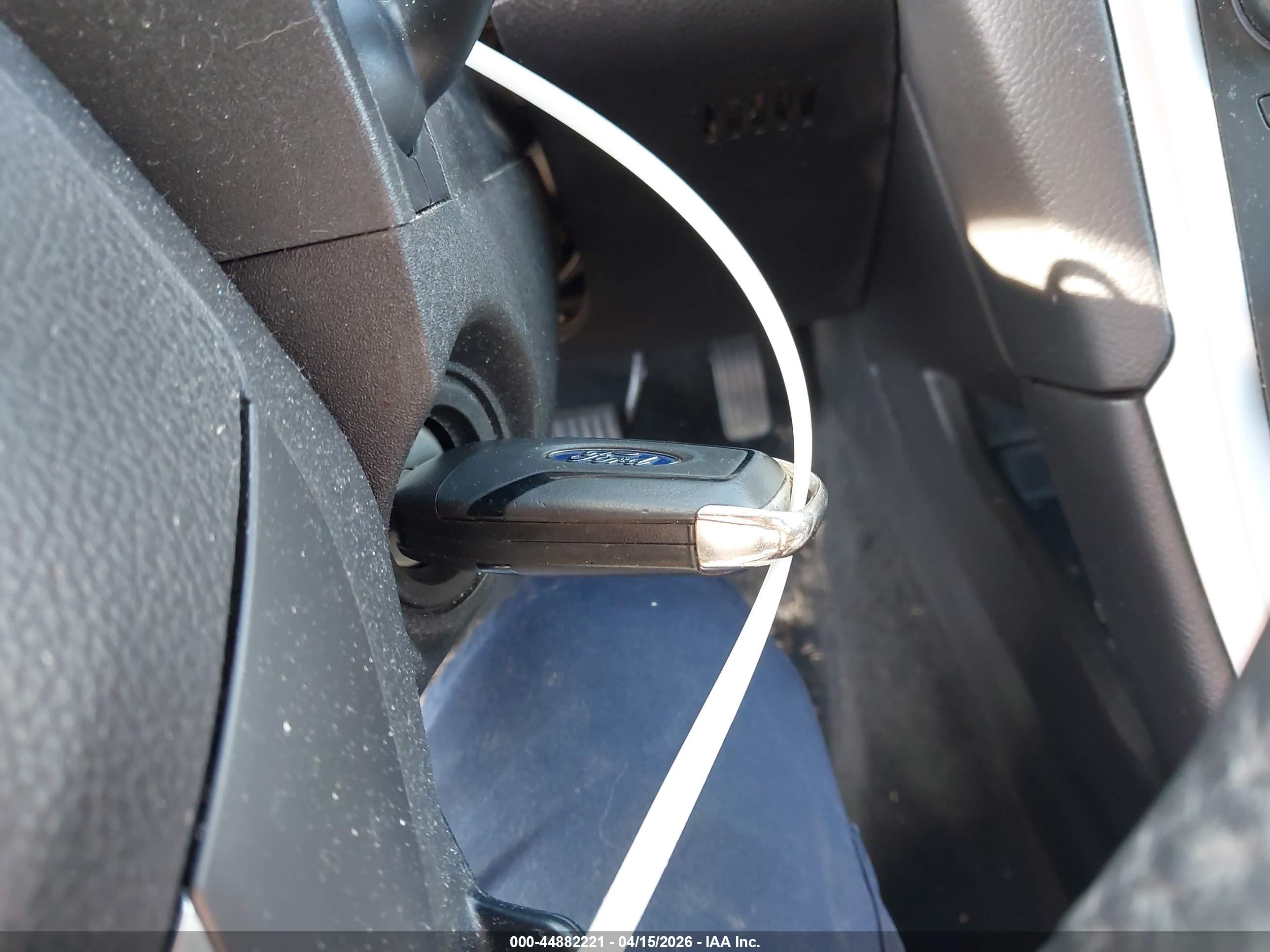 FORD FUSION image 11