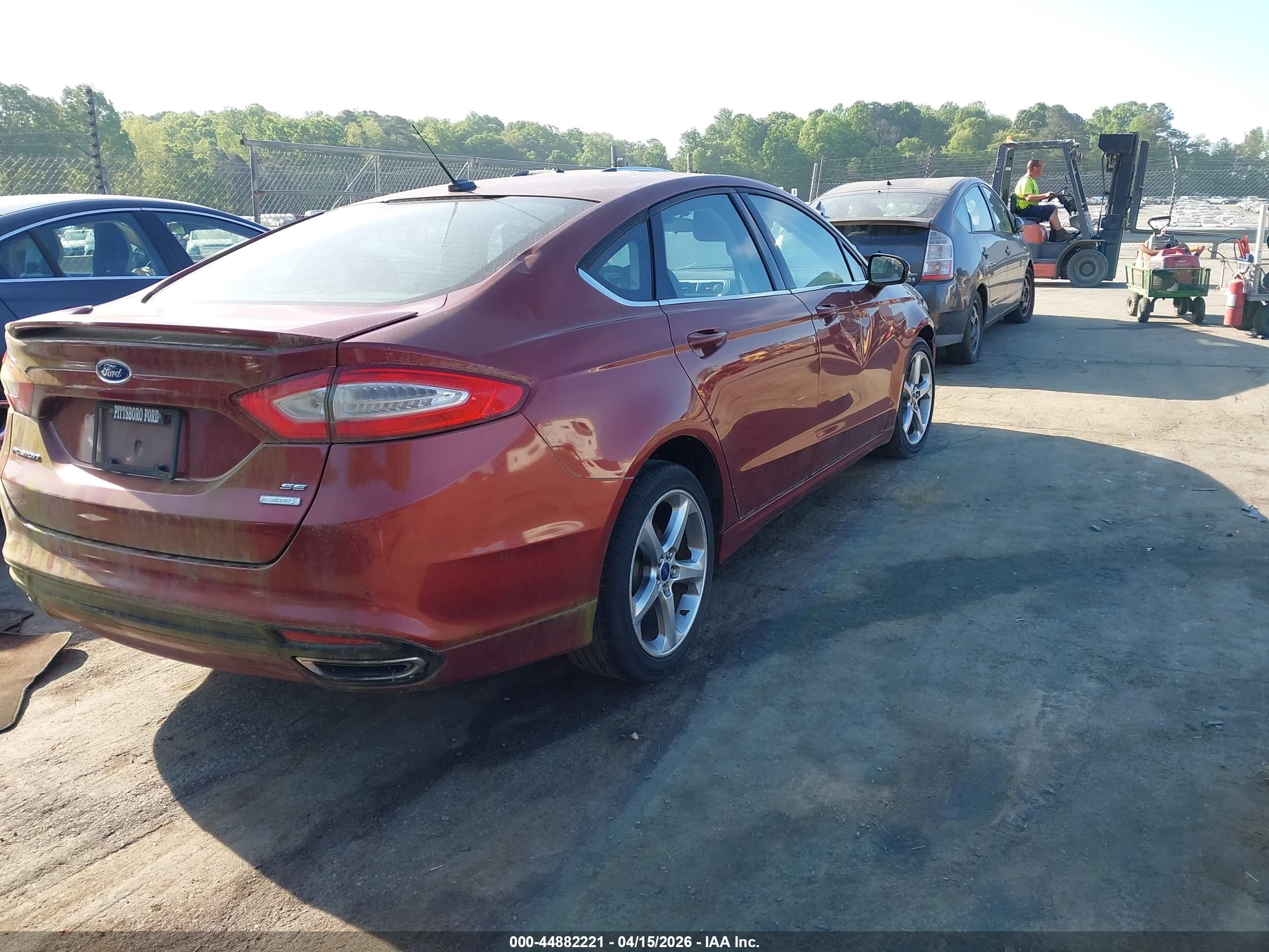 FORD FUSION image 4