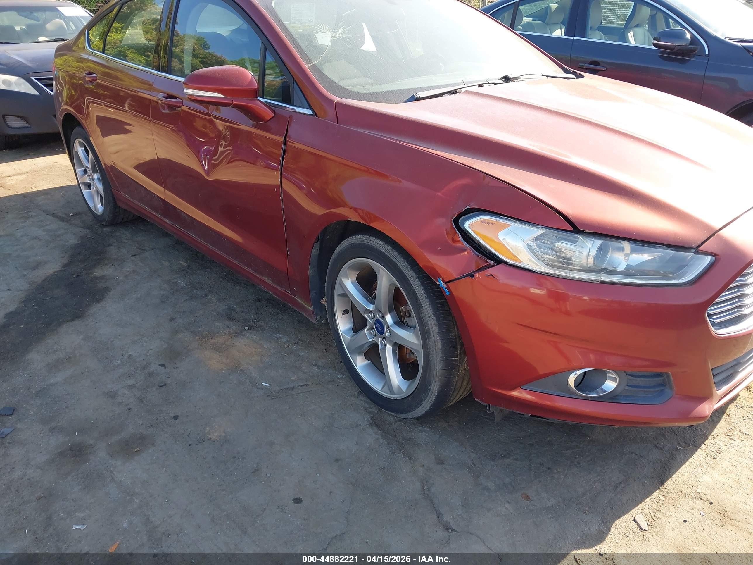 FORD FUSION image 6