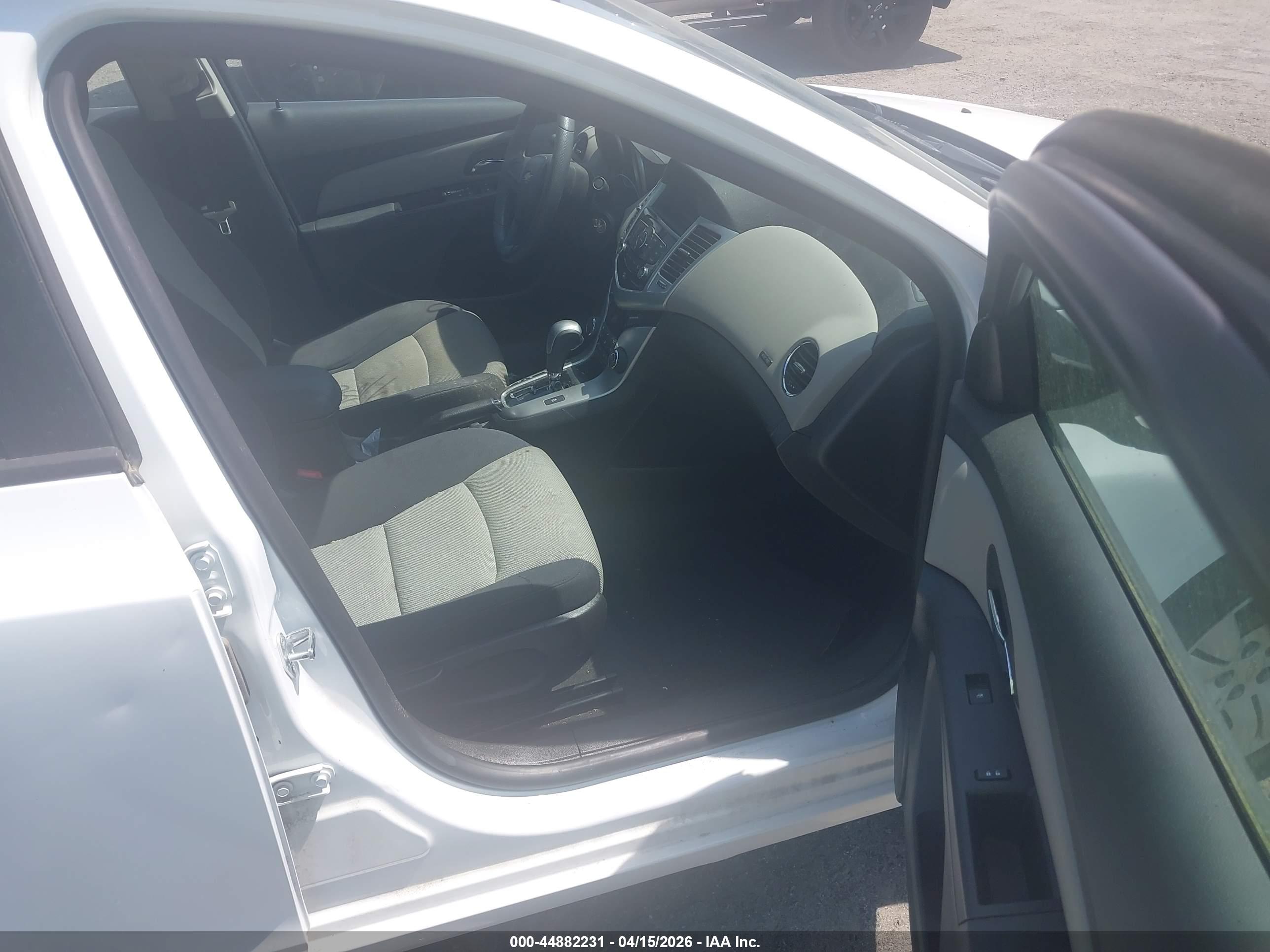 CHEVROLET CRUZE image 5