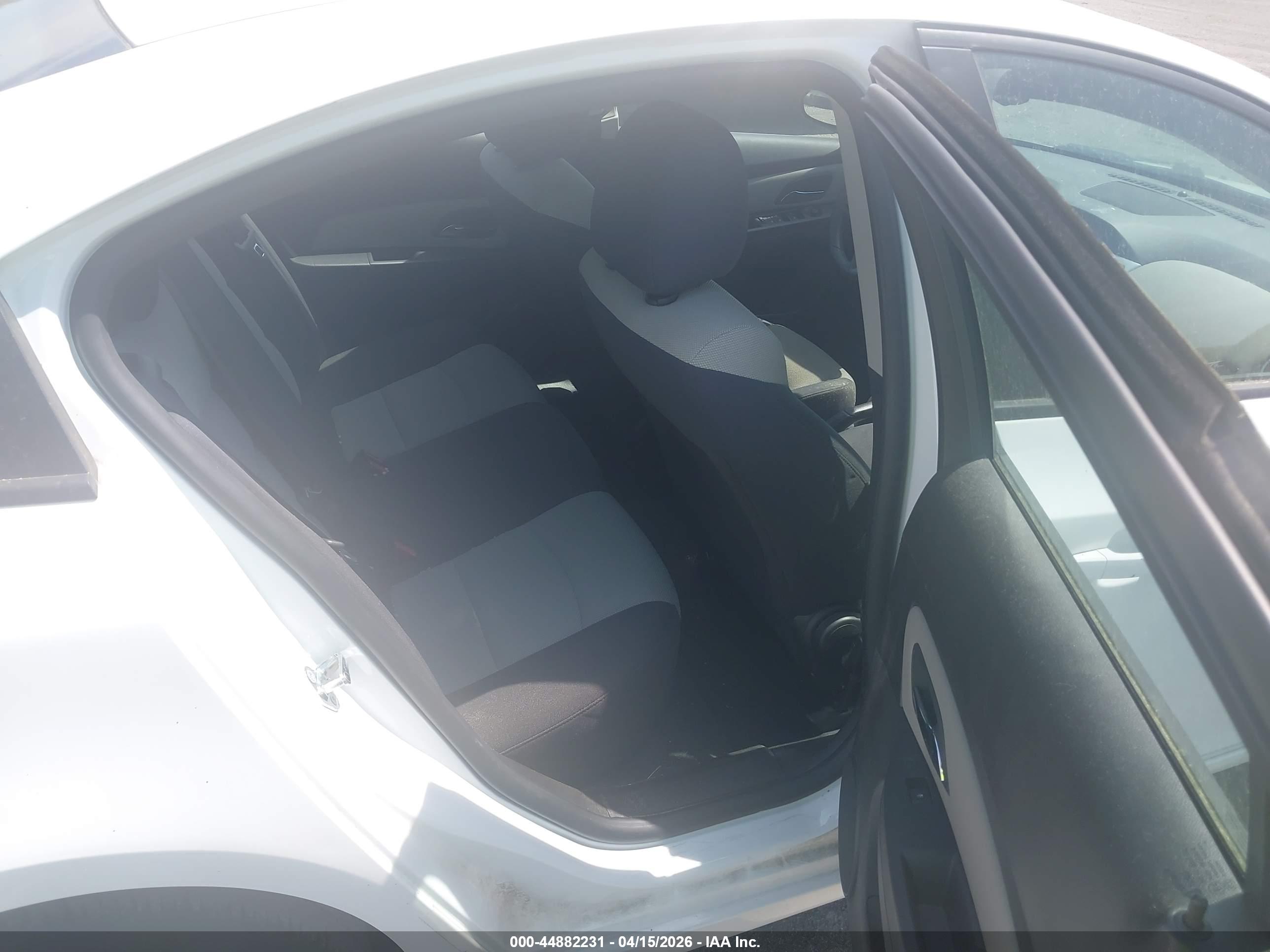CHEVROLET CRUZE image 8