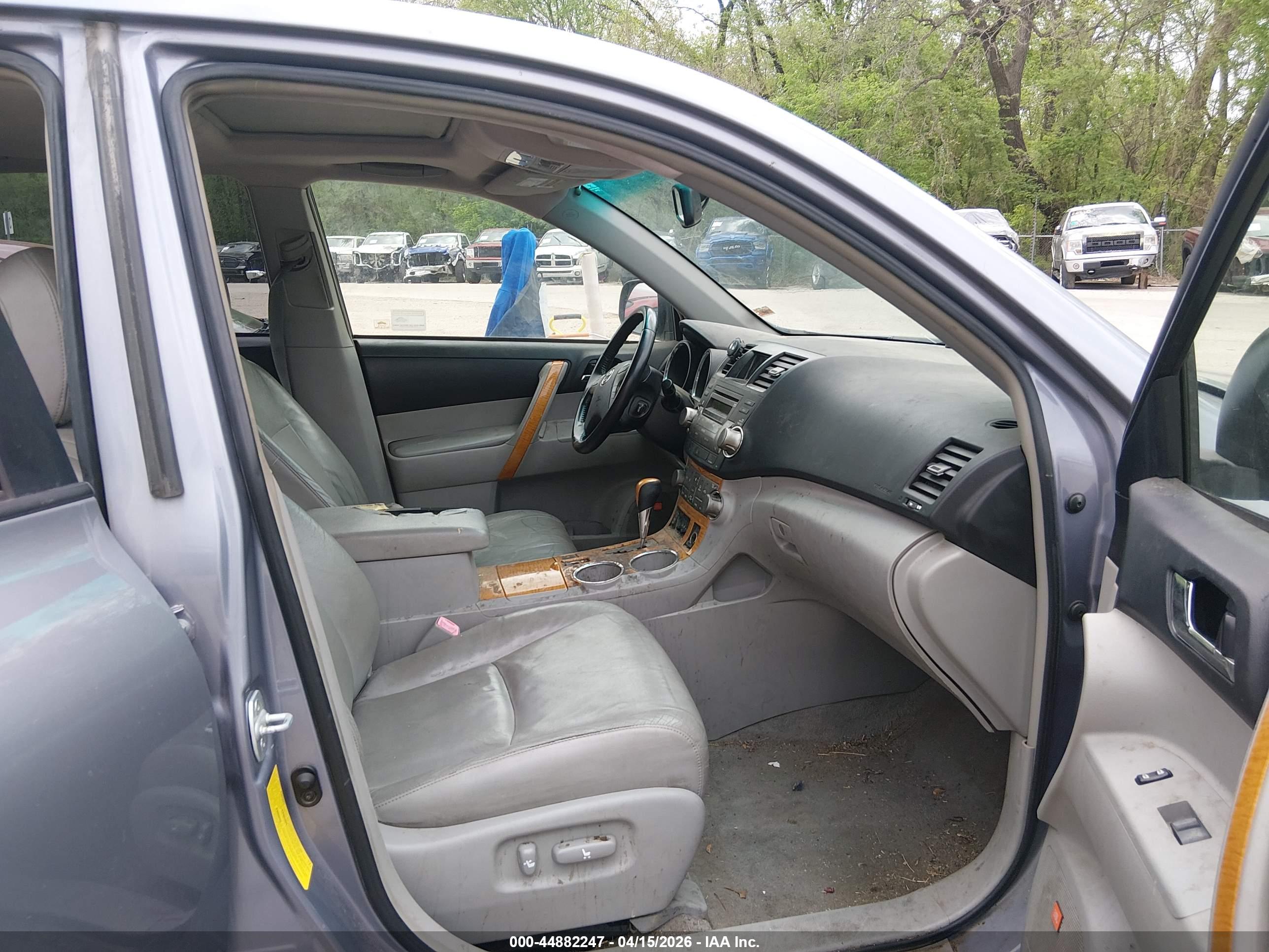 TOYOTA HIGHLANDER image 5