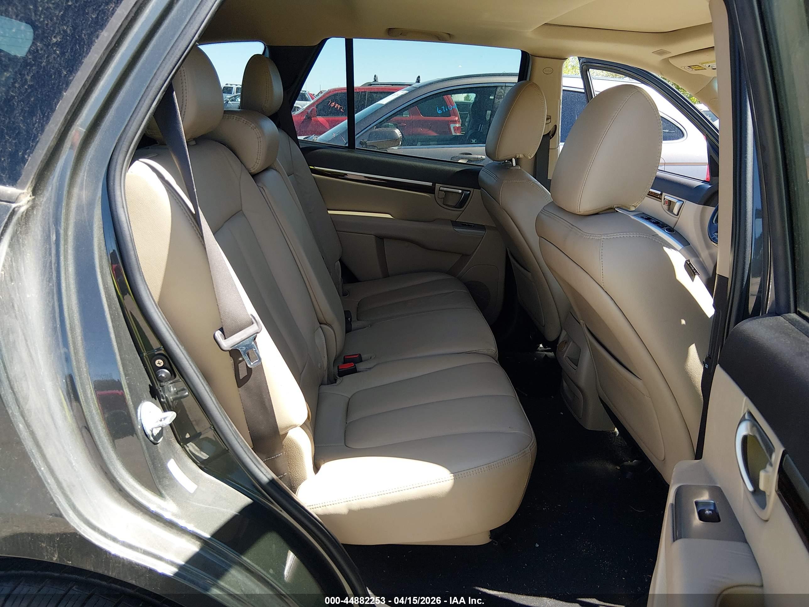HYUNDAI SANTA image 8