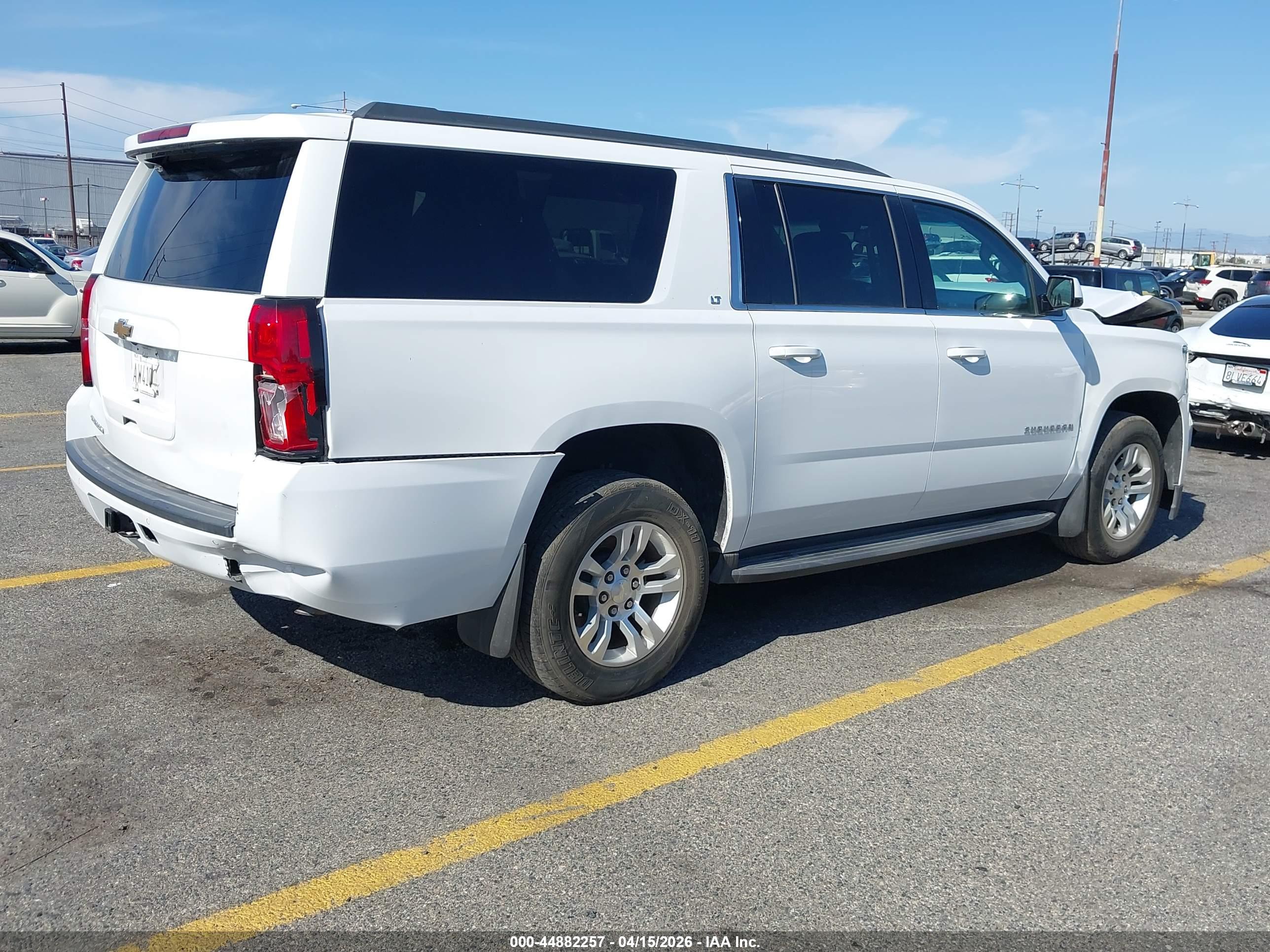 CHEVROLET SUBURBAN image 4