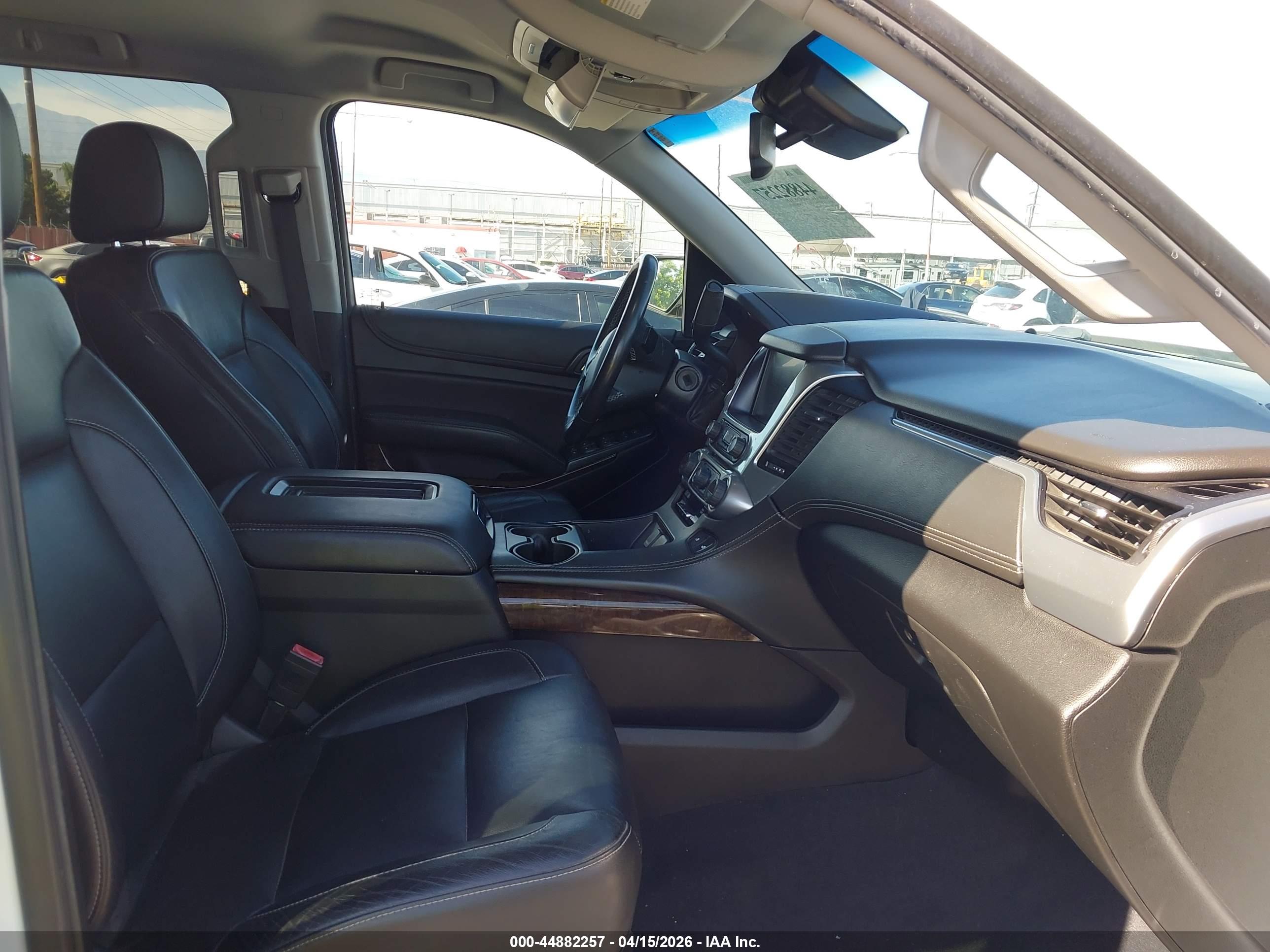 CHEVROLET SUBURBAN image 5