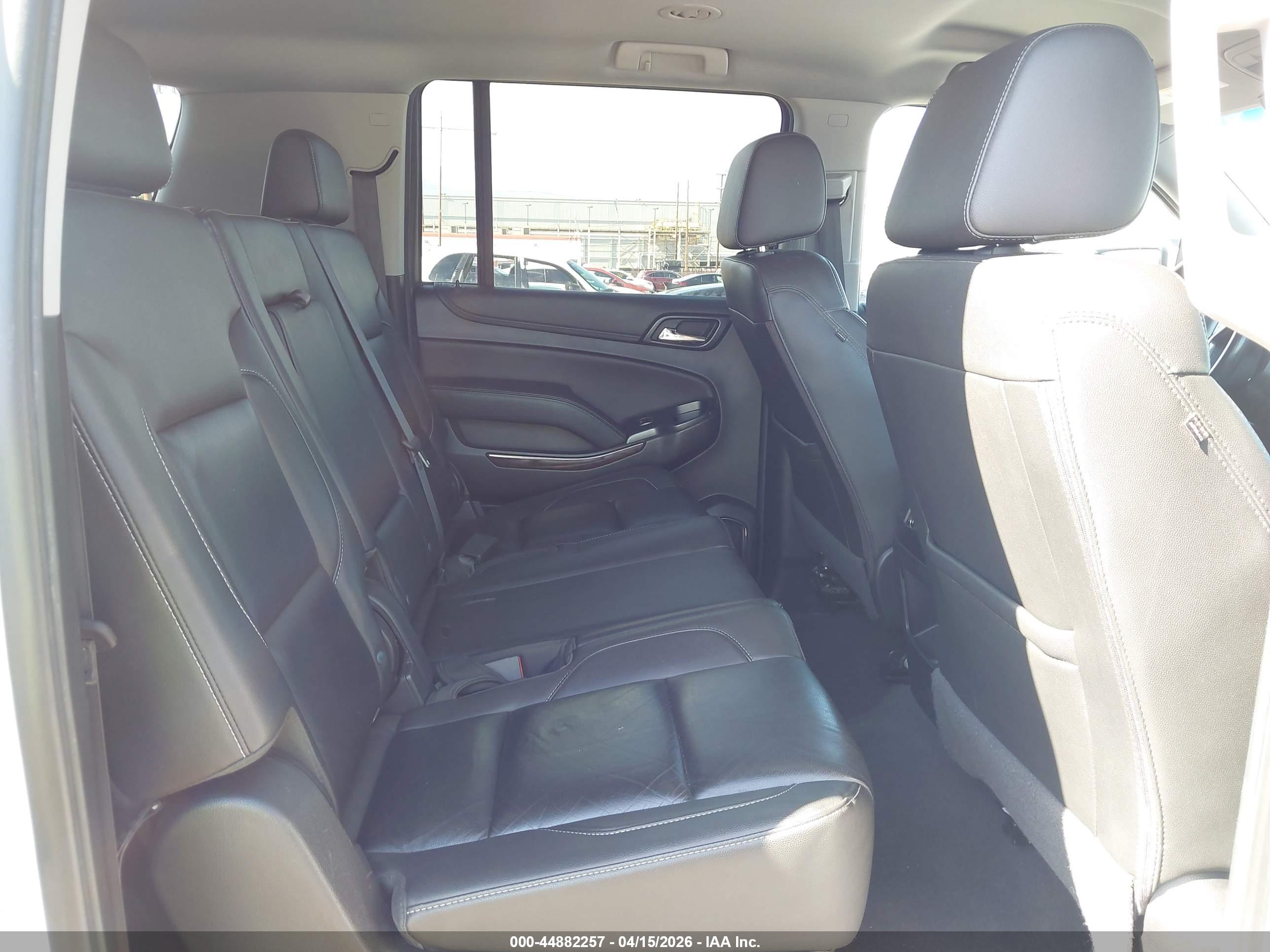 CHEVROLET SUBURBAN image 8