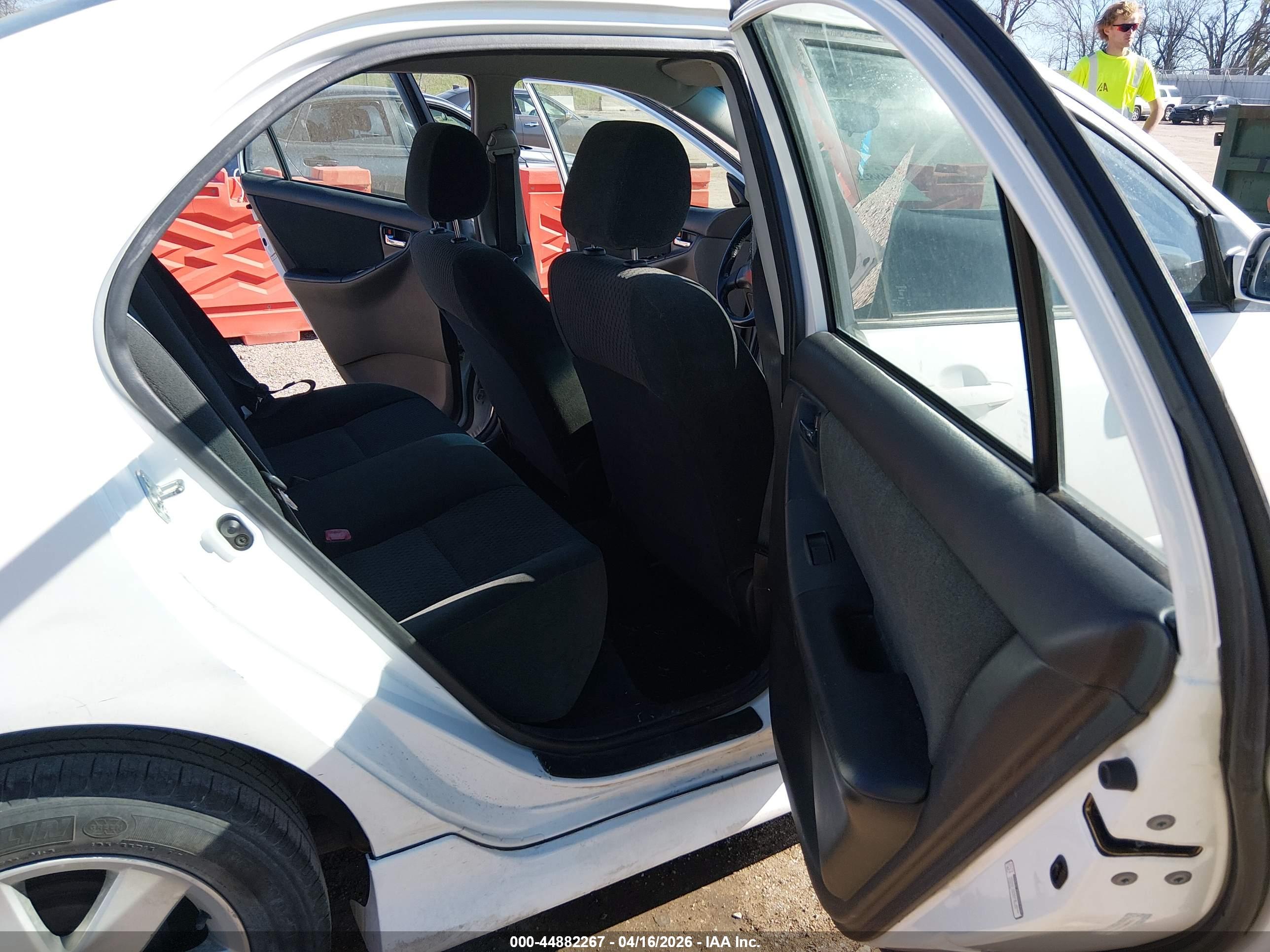 TOYOTA COROLLA image 8