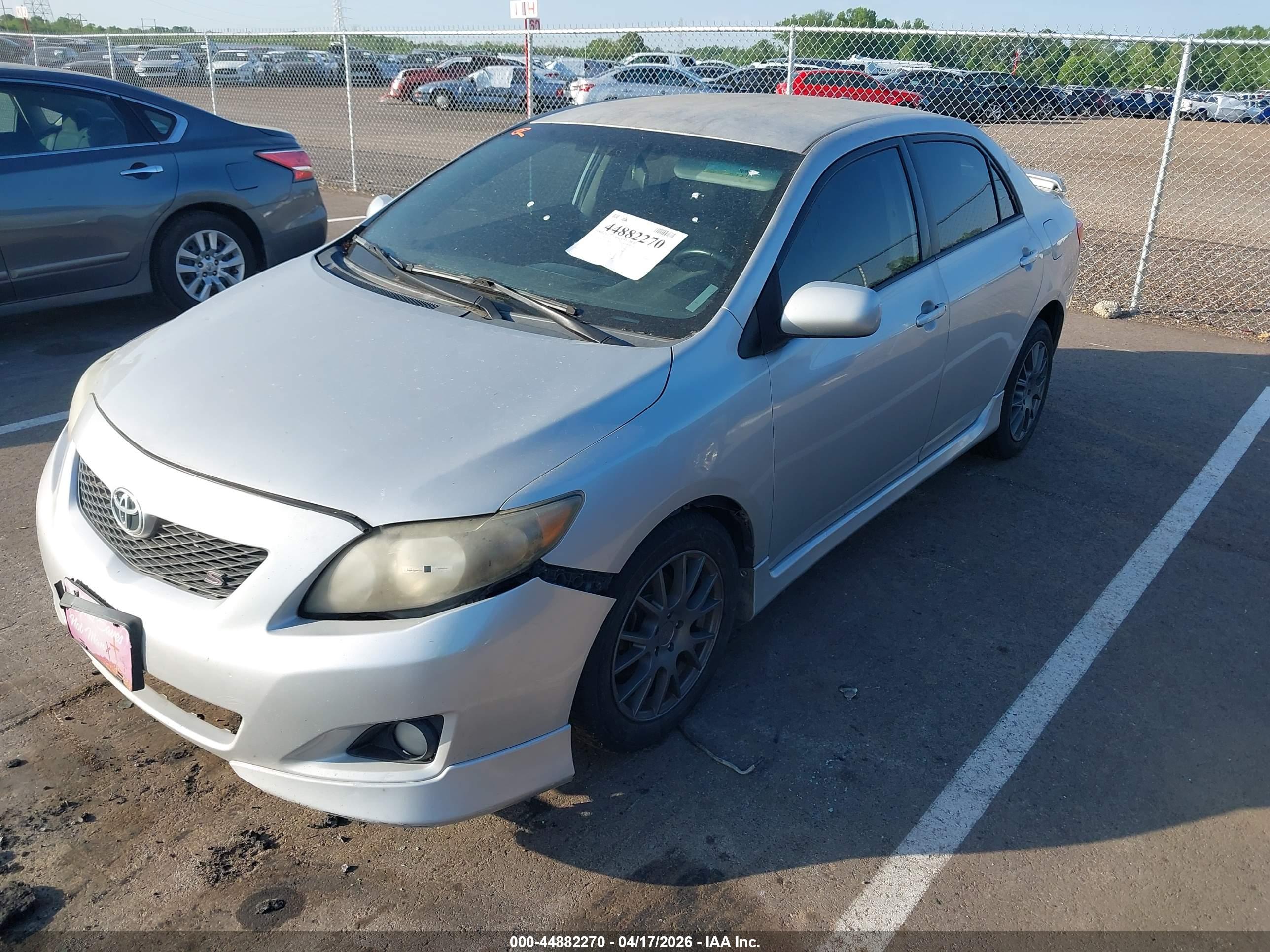 TOYOTA COROLLA image 2