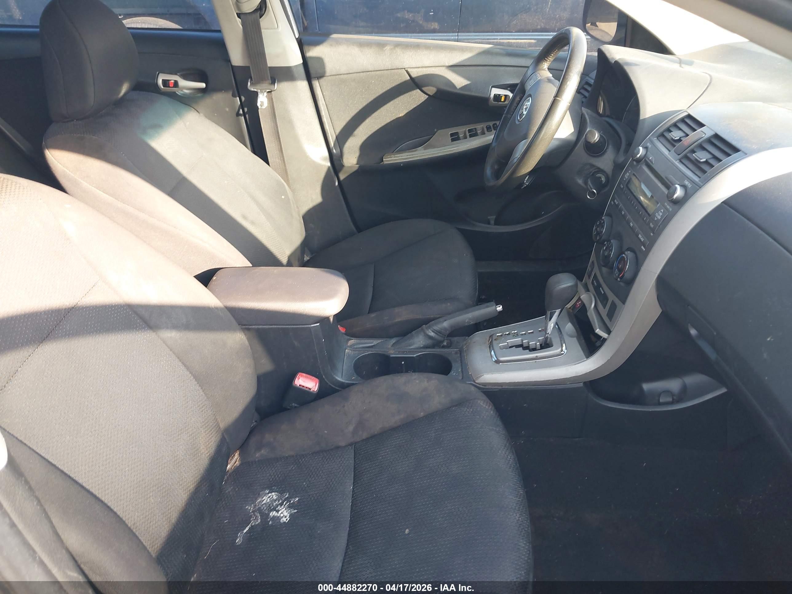TOYOTA COROLLA image 5