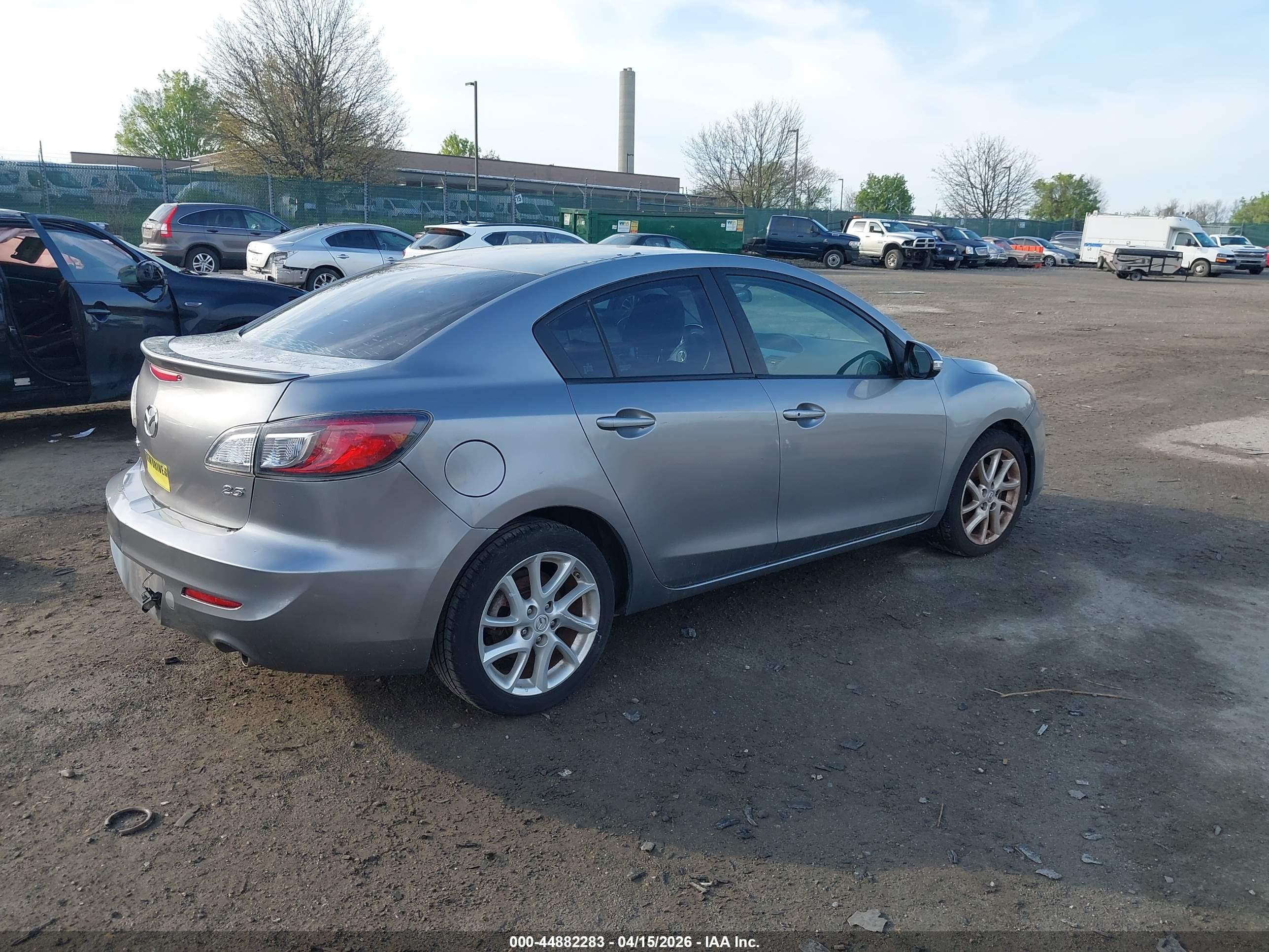 MAZDA MAZDA3 image 4