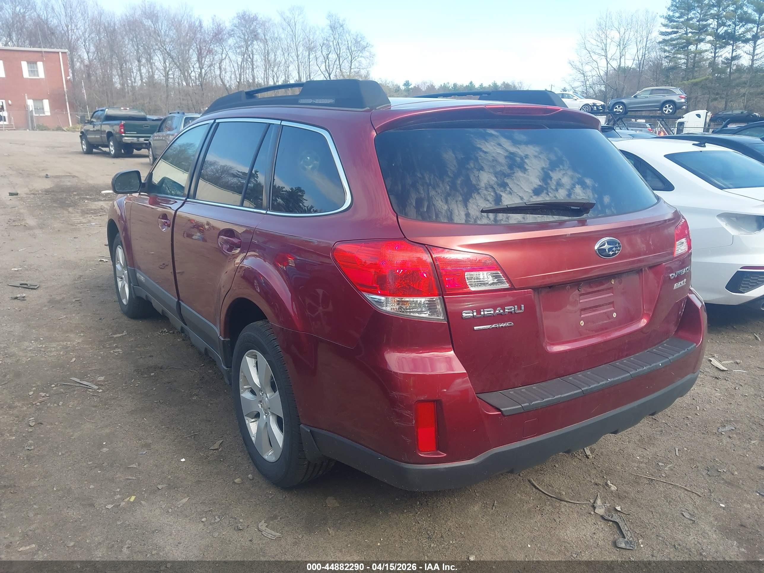 SUBARU OUTBACK image 3
