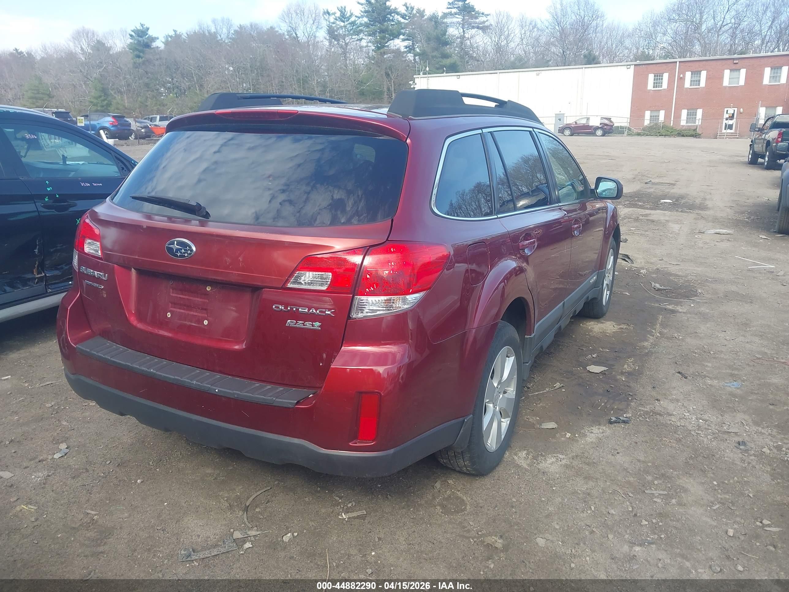 SUBARU OUTBACK image 4