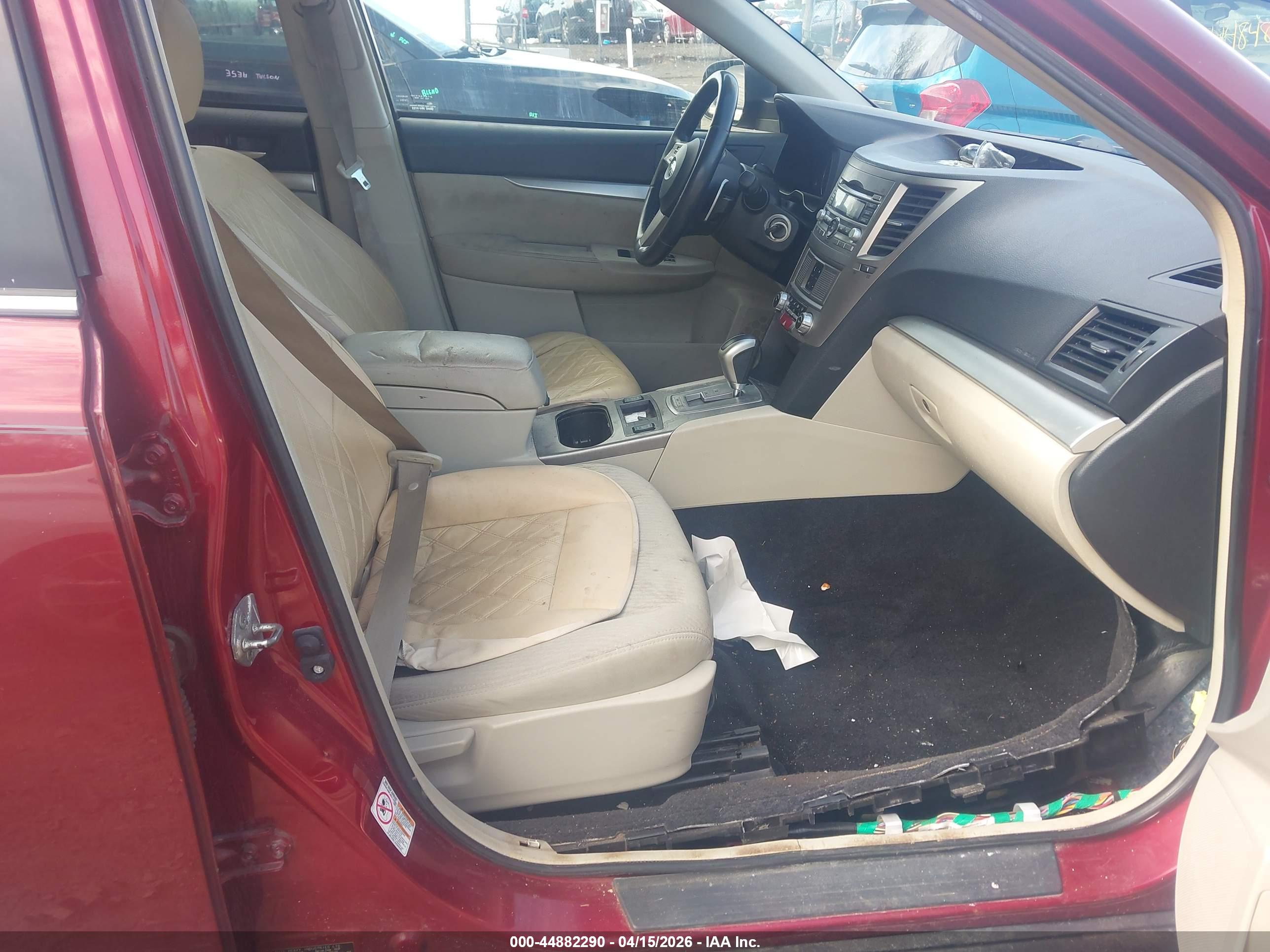 SUBARU OUTBACK image 5