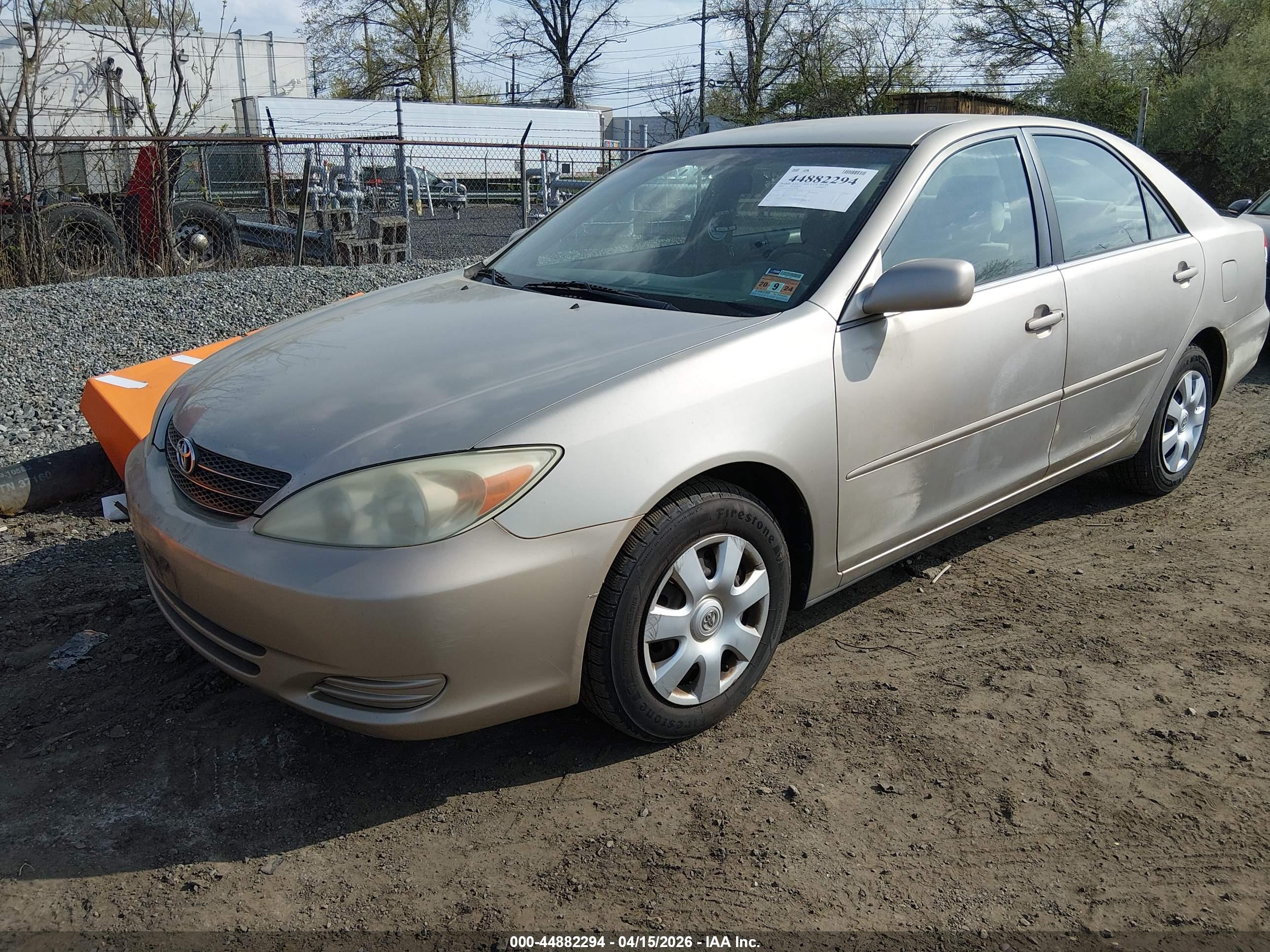 TOYOTA CAMRY image 2