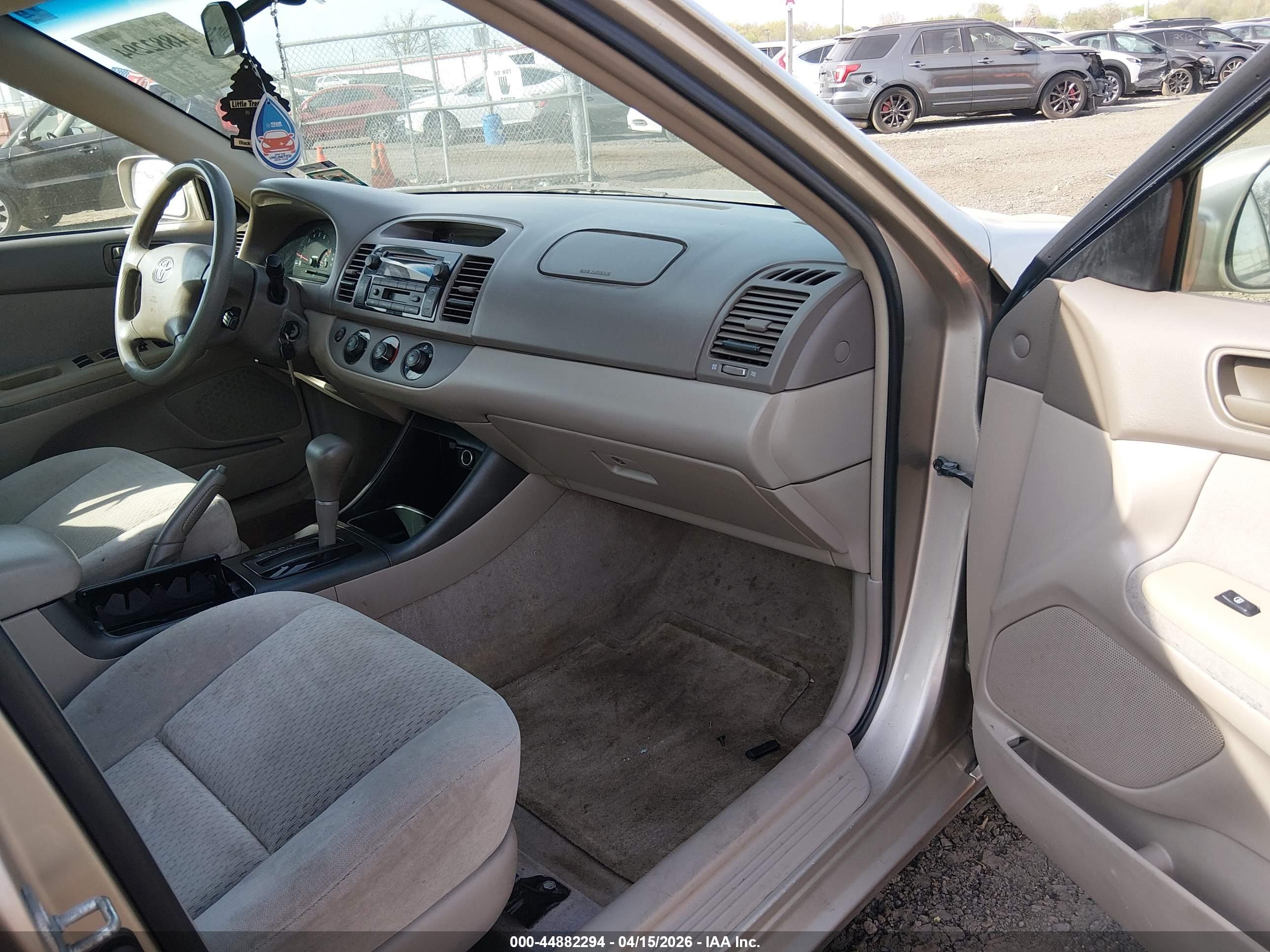 TOYOTA CAMRY image 5