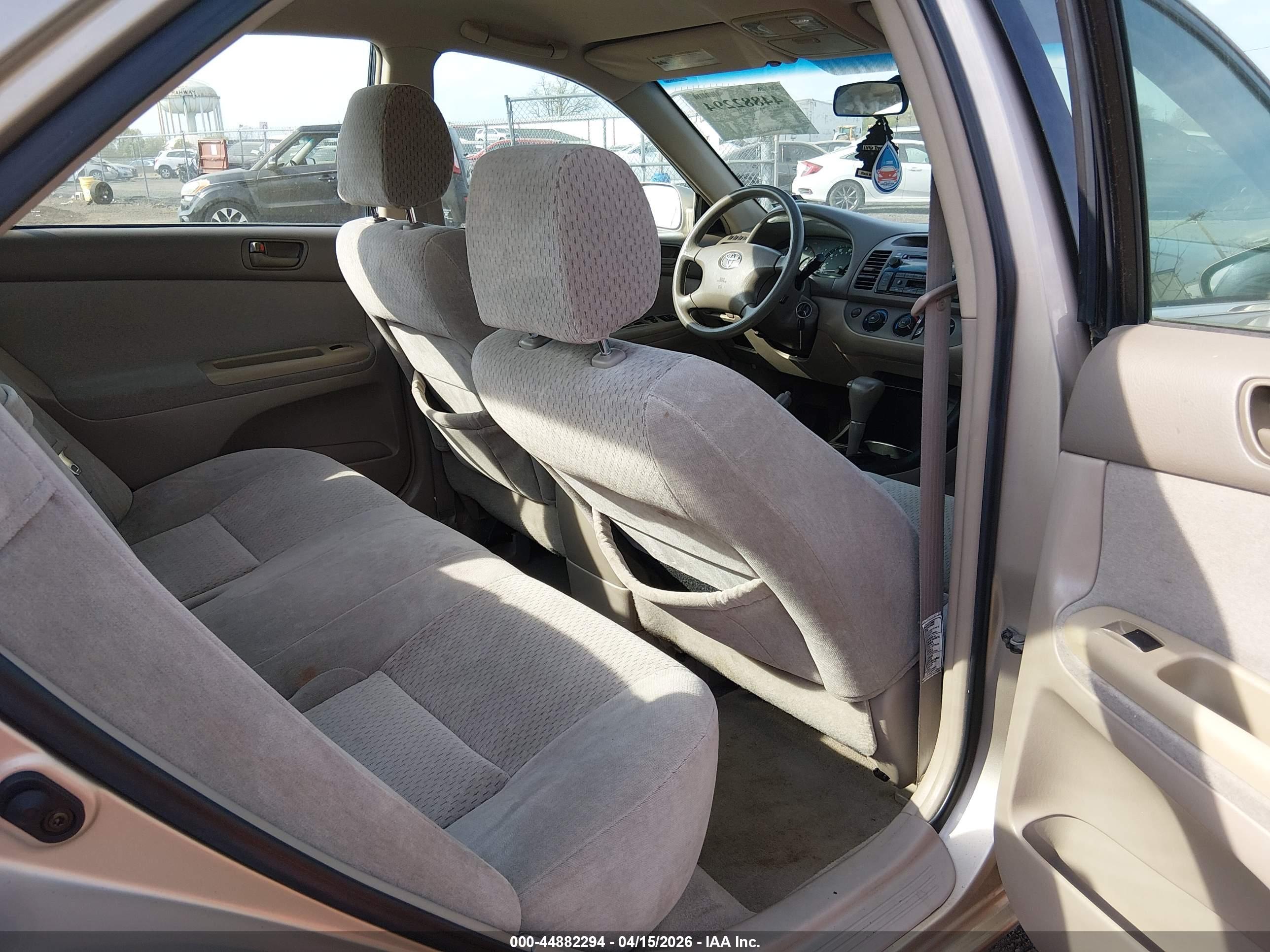 TOYOTA CAMRY image 8