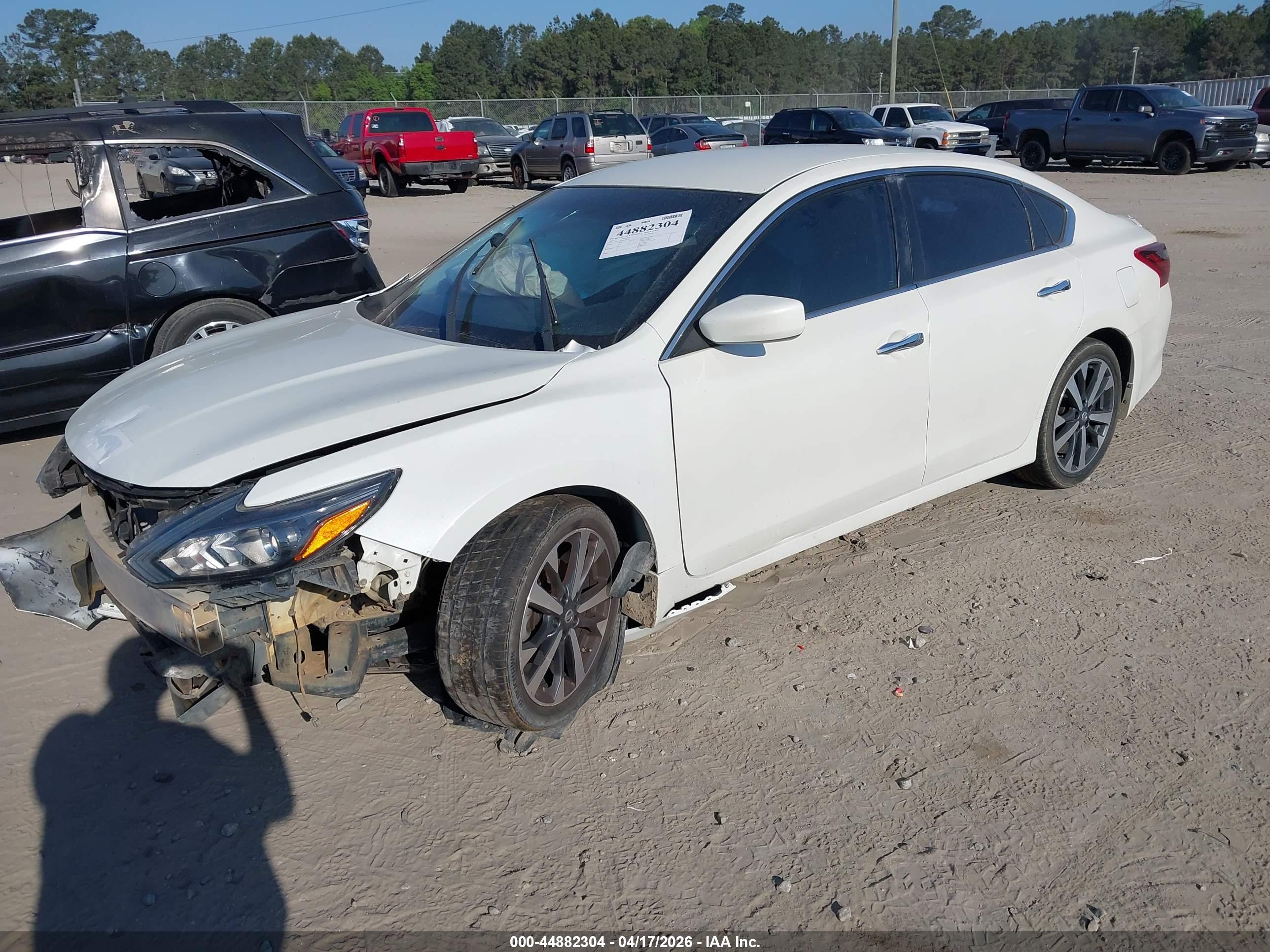 NISSAN ALTIMA image 2