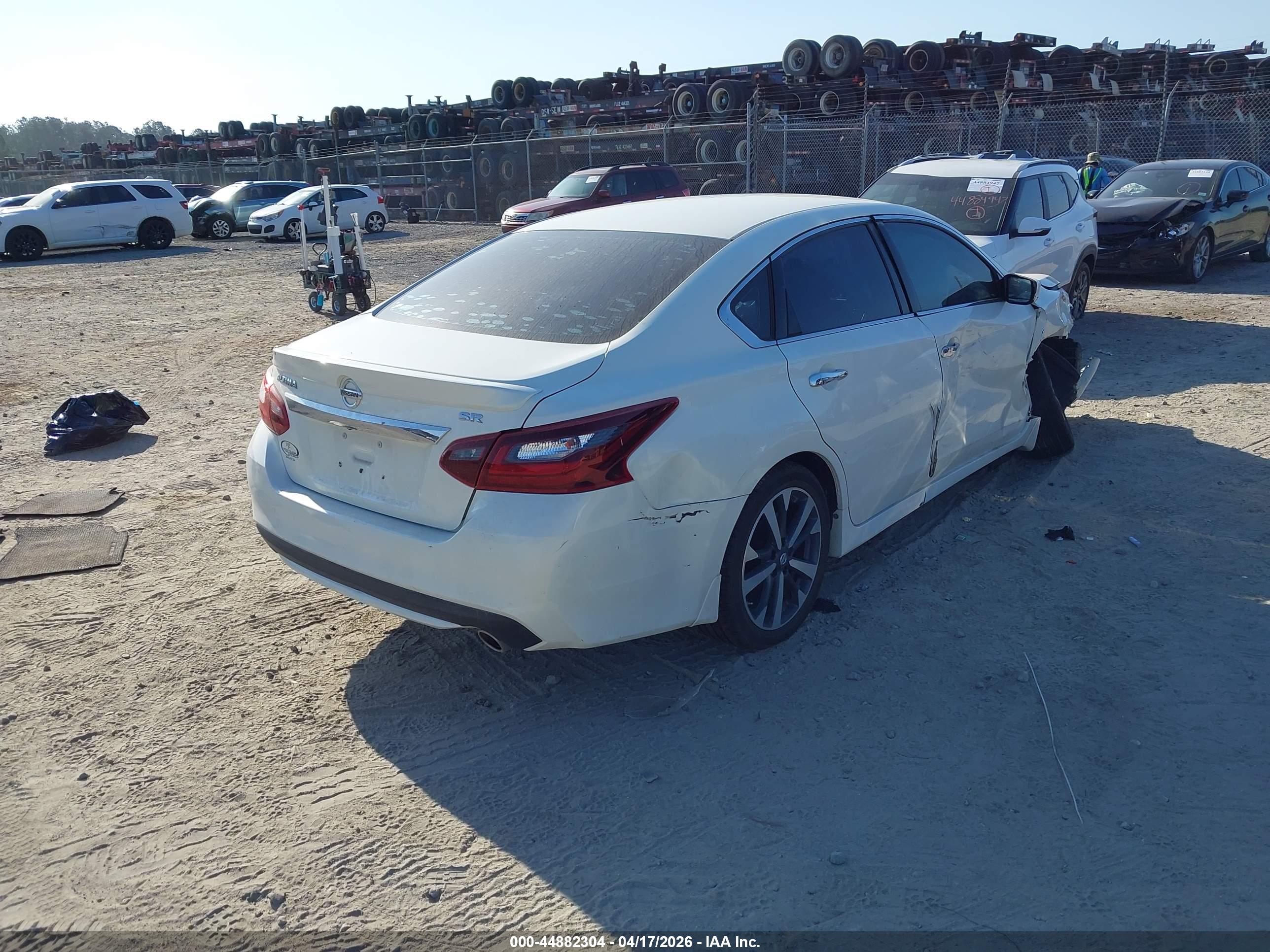NISSAN ALTIMA image 4