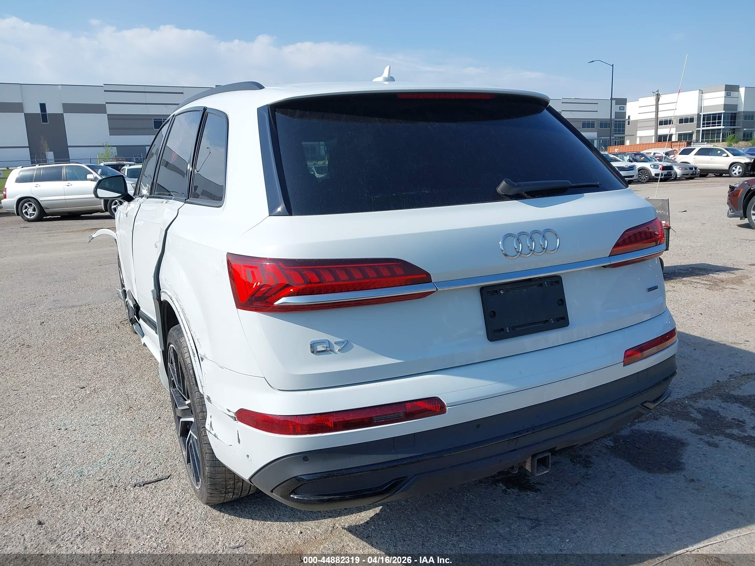 AUDI Q7 image 3