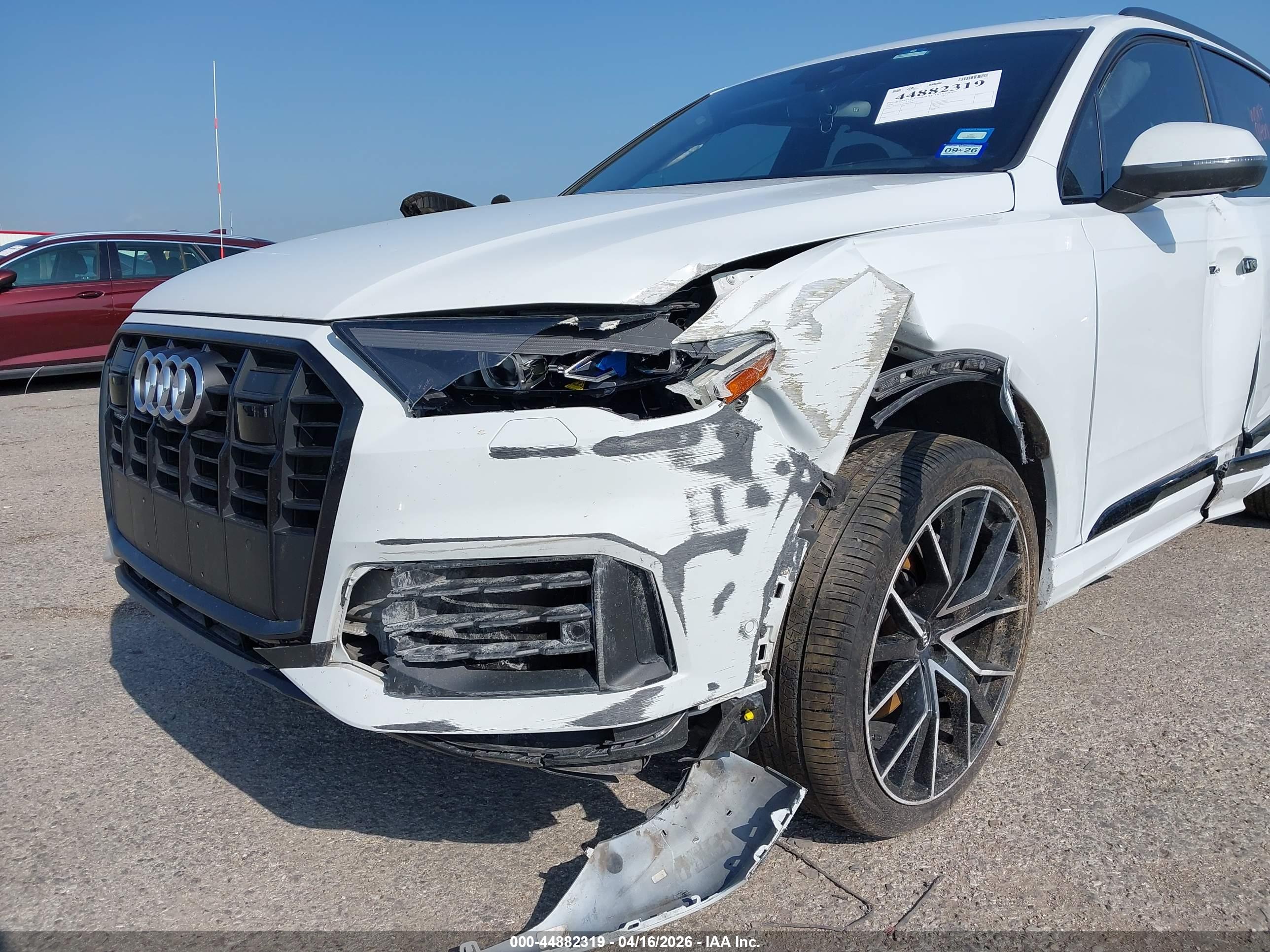 AUDI Q7 image 6