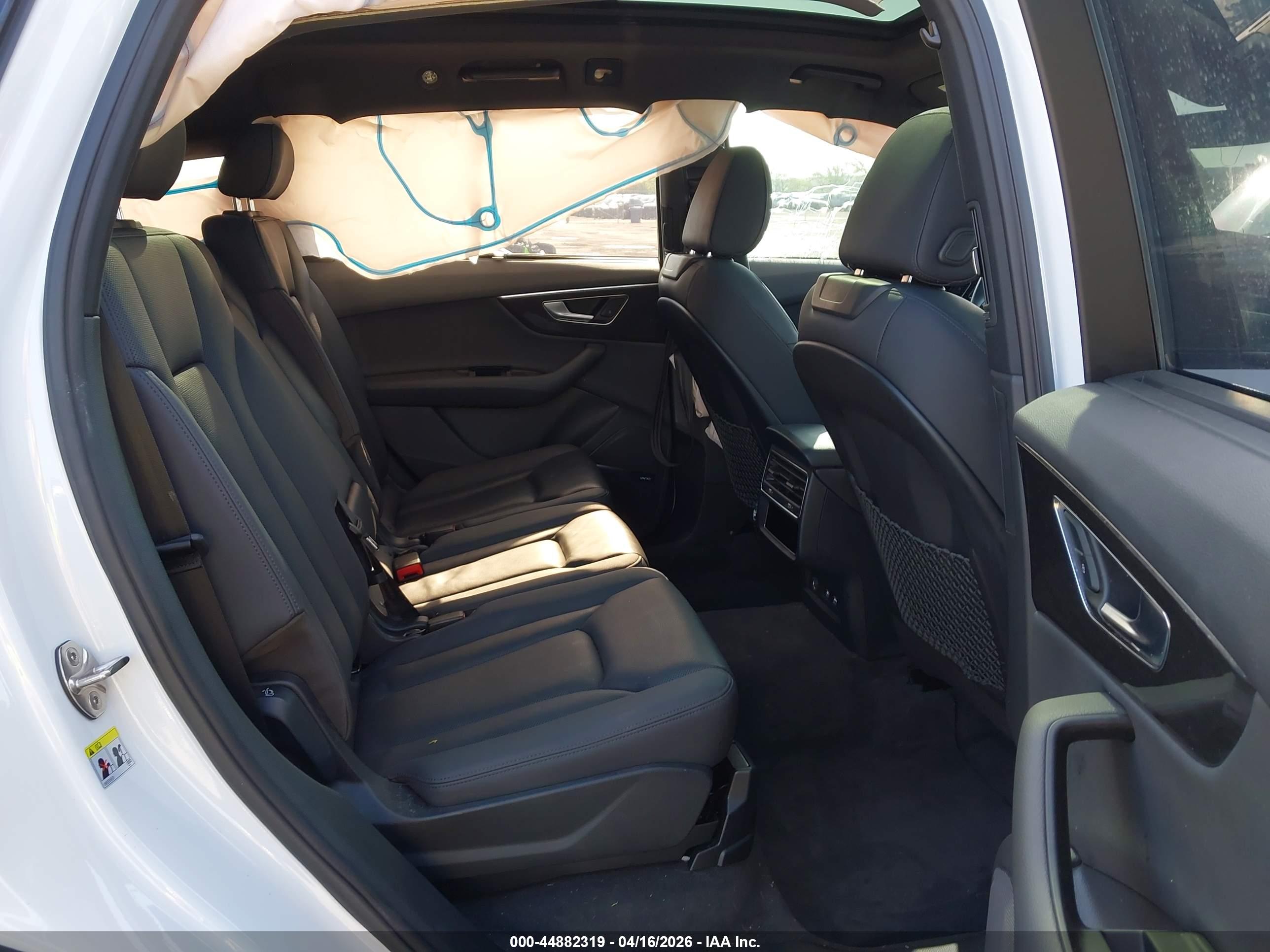 AUDI Q7 image 8