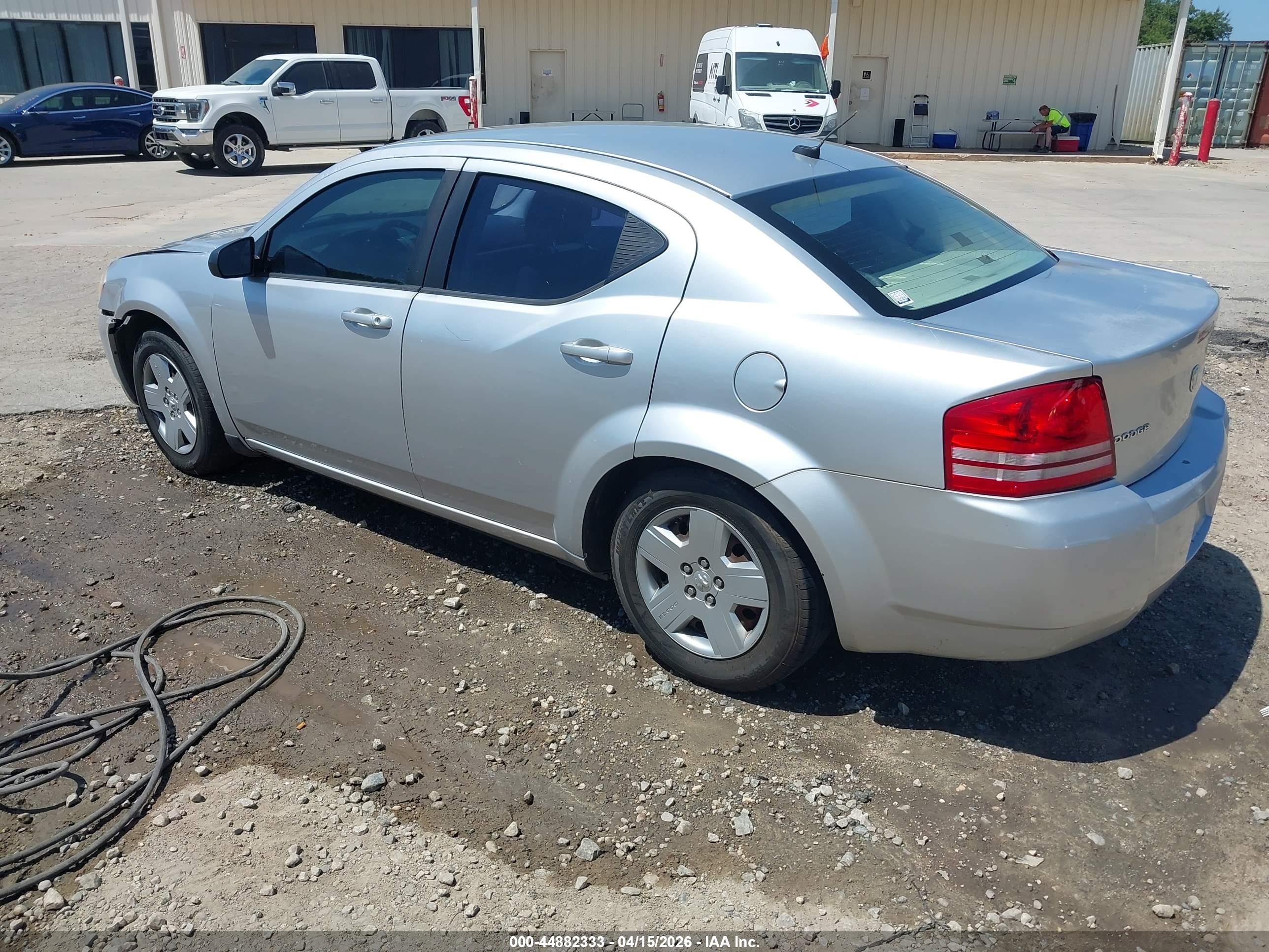 DODGE AVENGER image 3