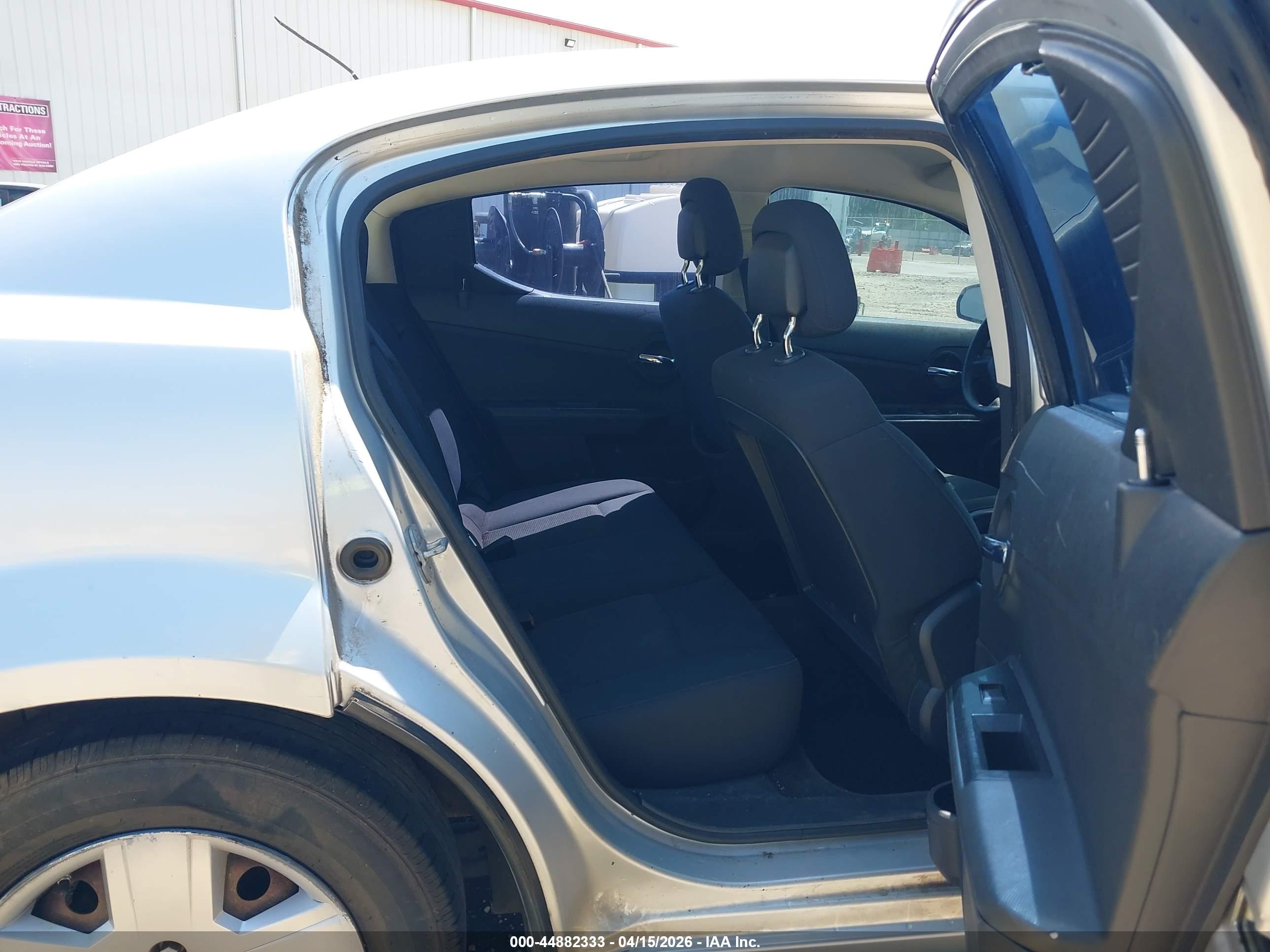 DODGE AVENGER image 8