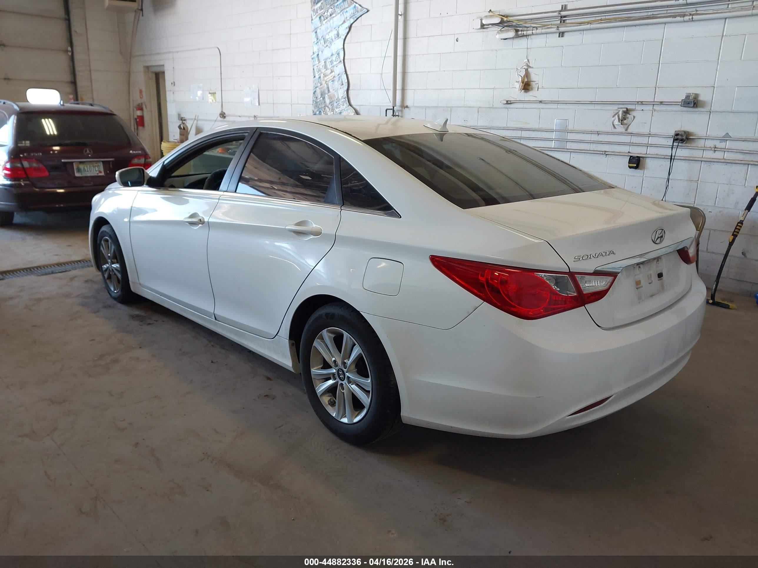 HYUNDAI SONATA image 3