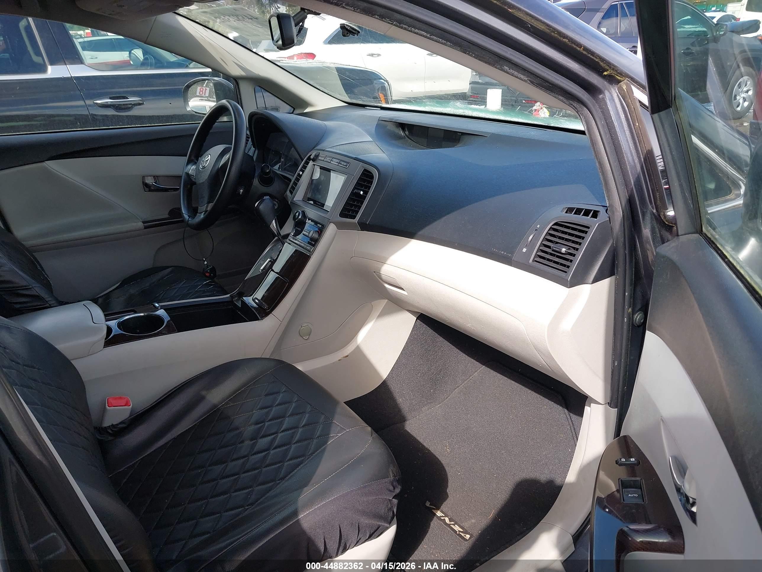 TOYOTA VENZA image 5