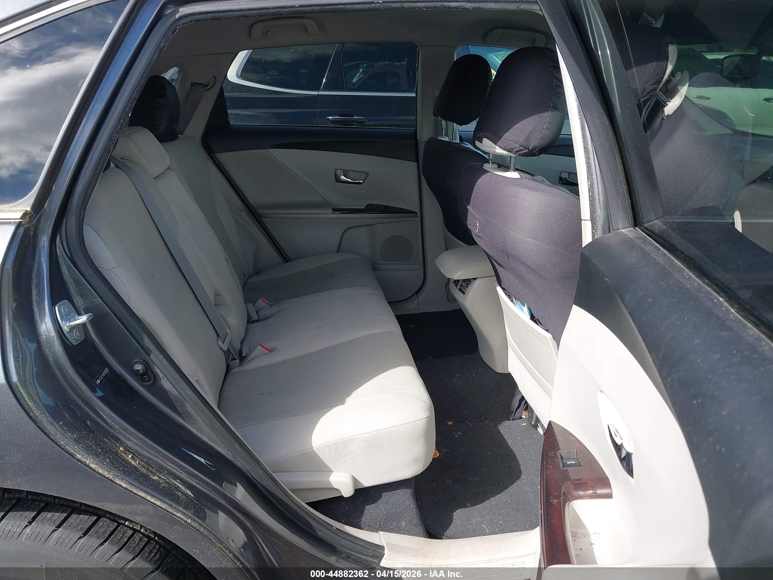 TOYOTA VENZA image 8