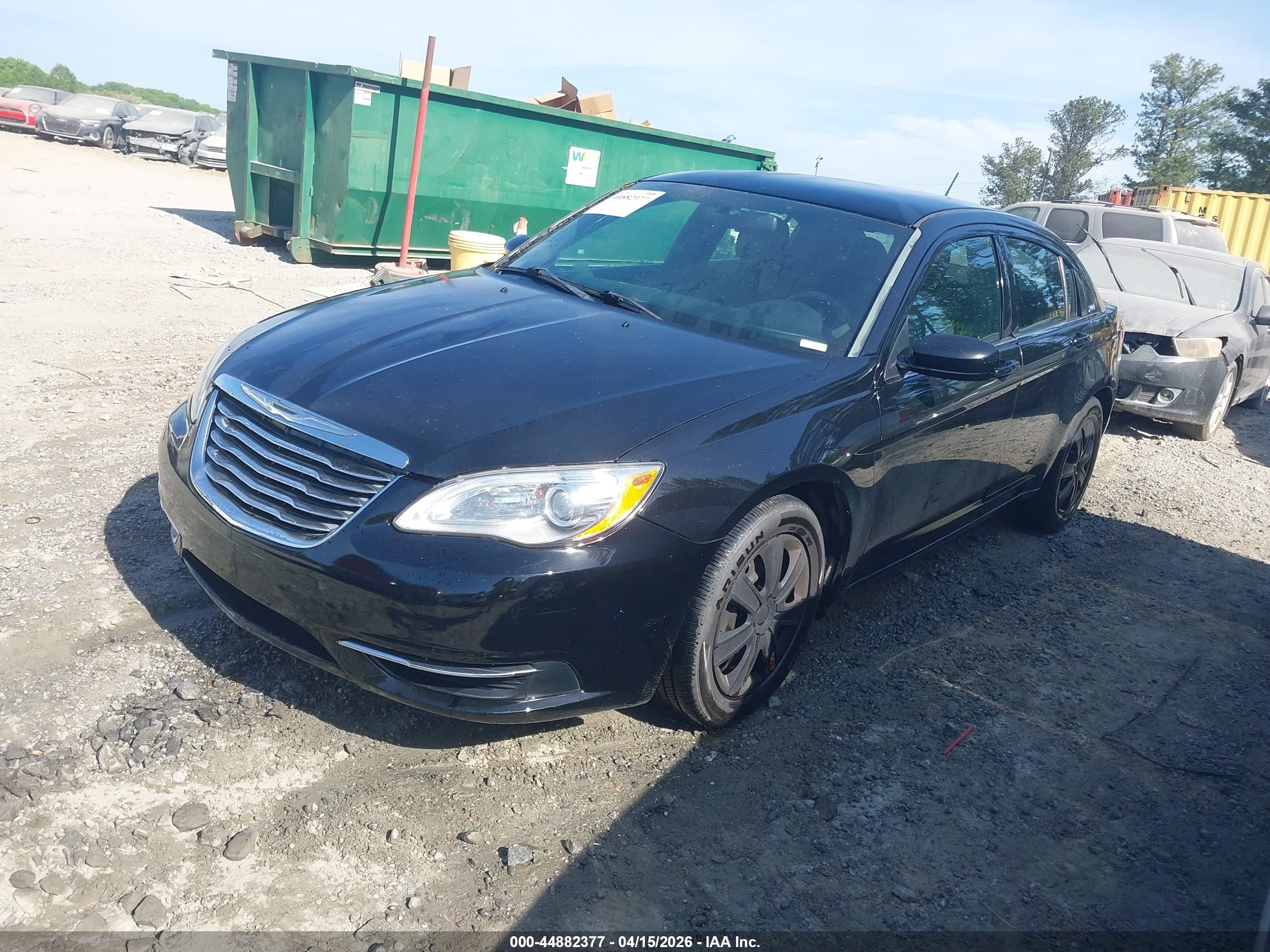 CHRYSLER 200 image 2