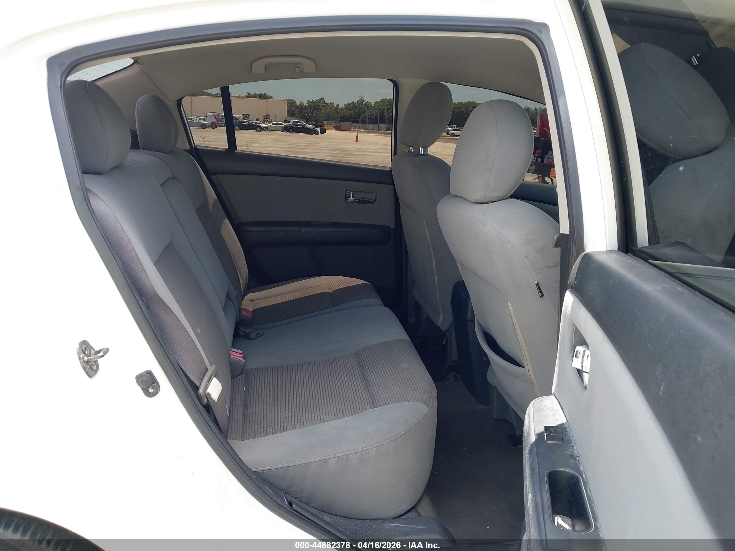 NISSAN SENTRA image 8