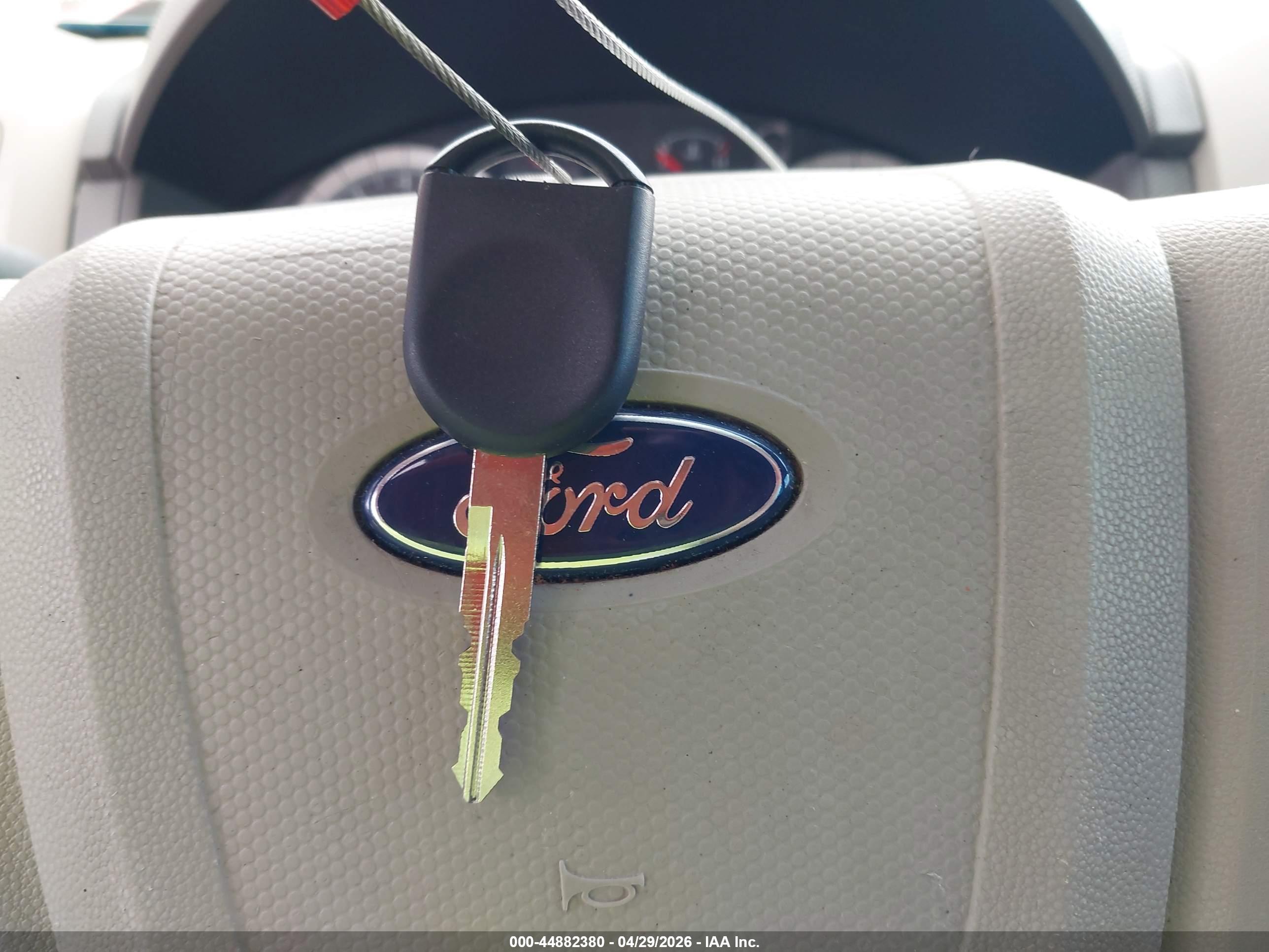 FORD ESCAPE image 11