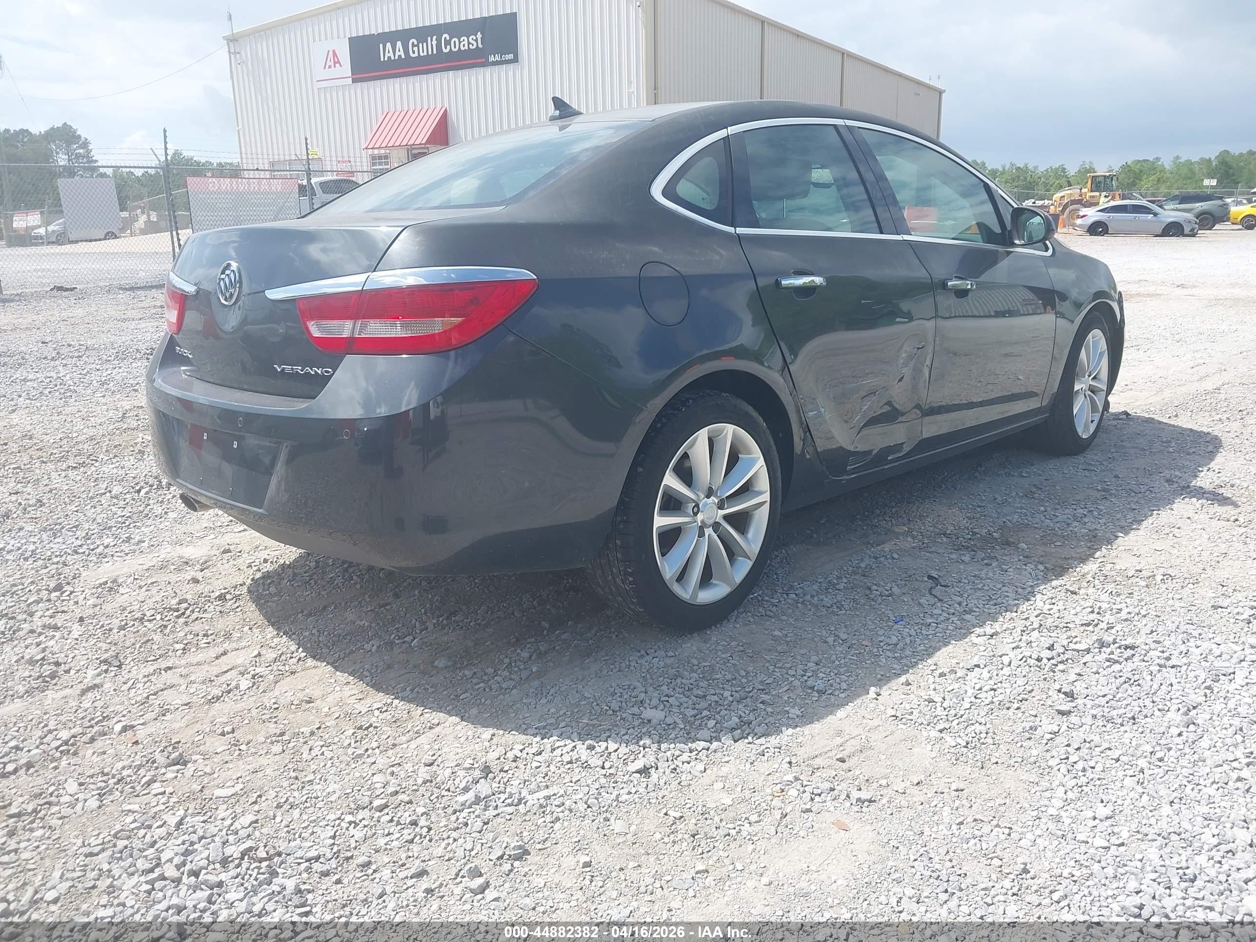 BUICK VERANO image 4