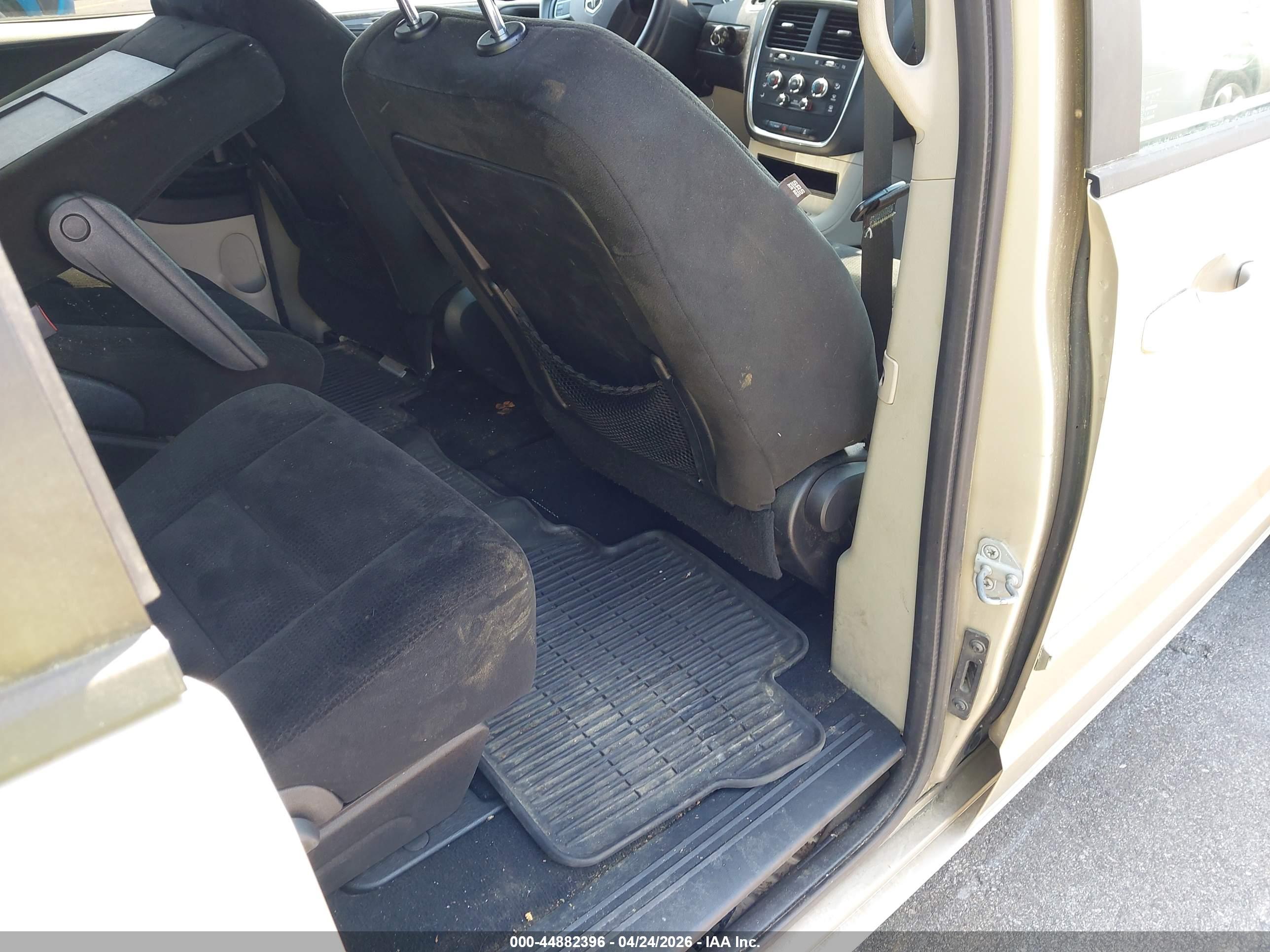 DODGE GRAND image 8