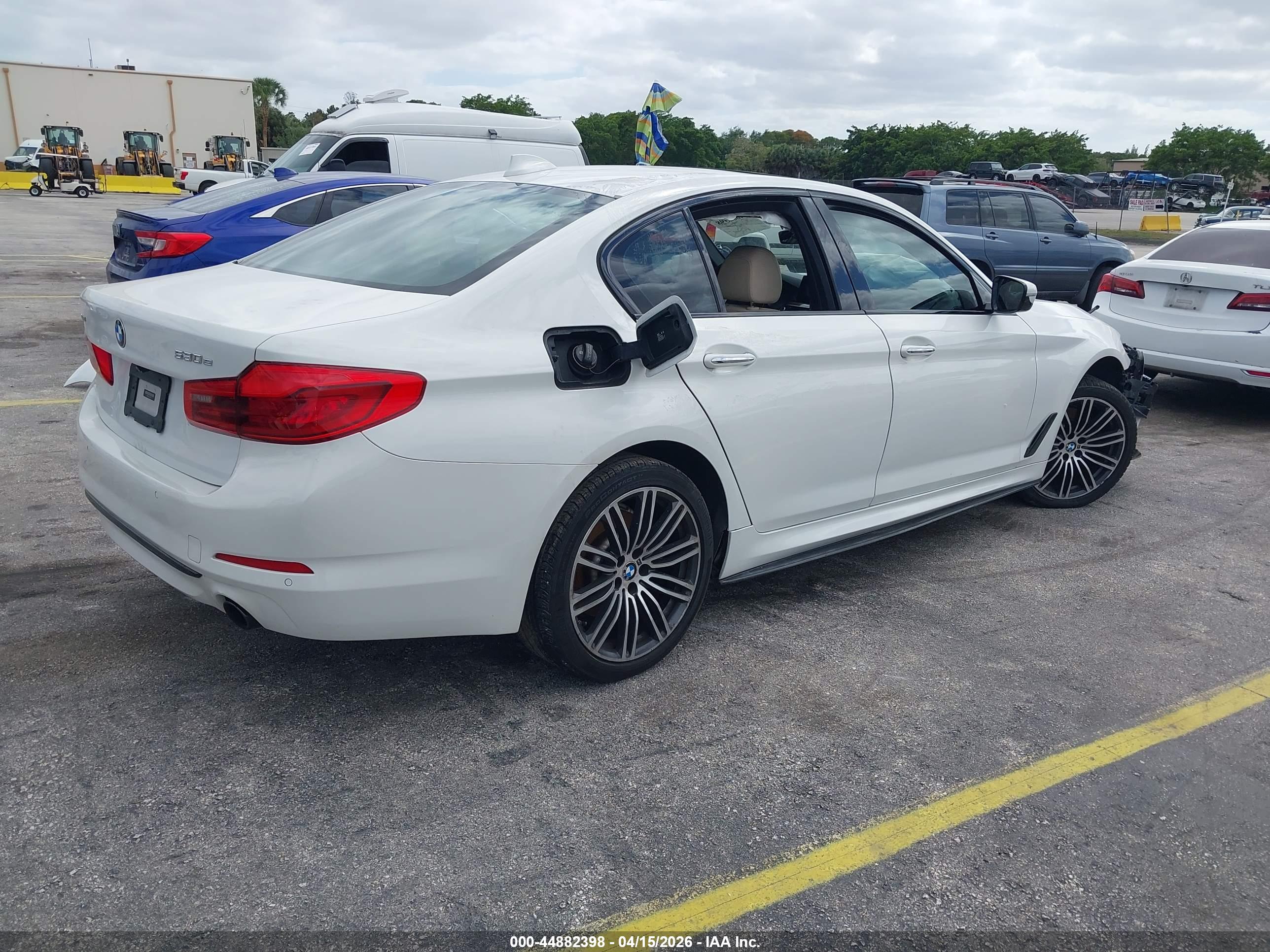 BMW 530E image 4