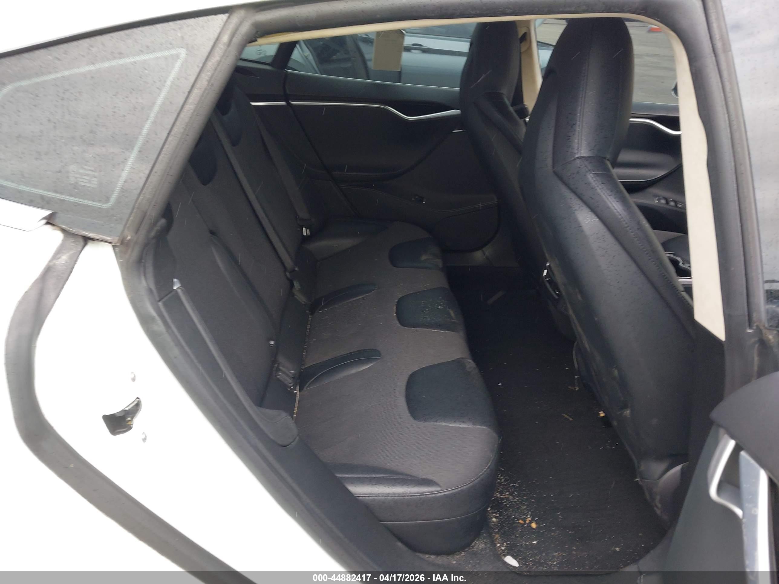TESLA MODEL image 8