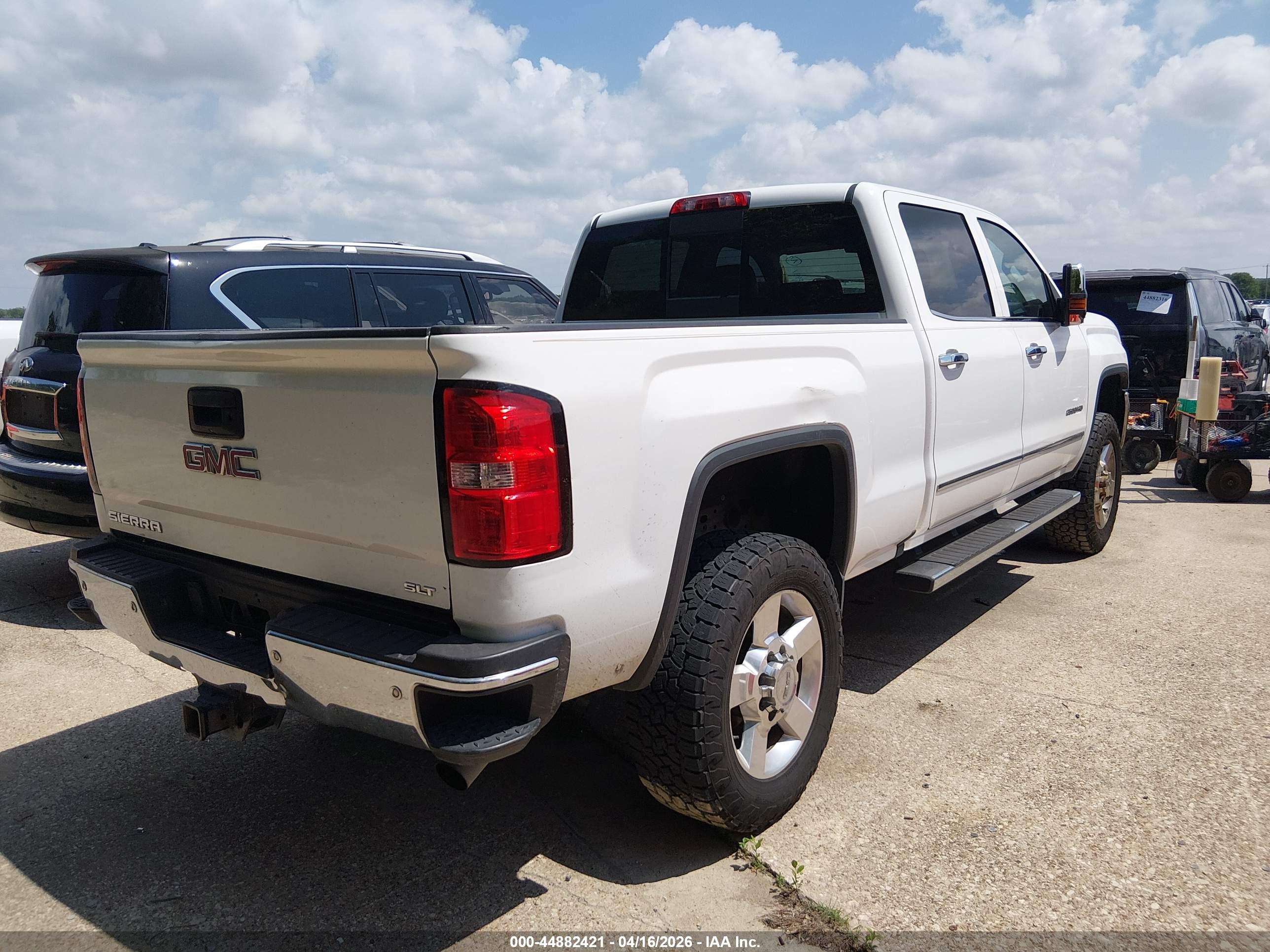 GMC SIERRA image 4