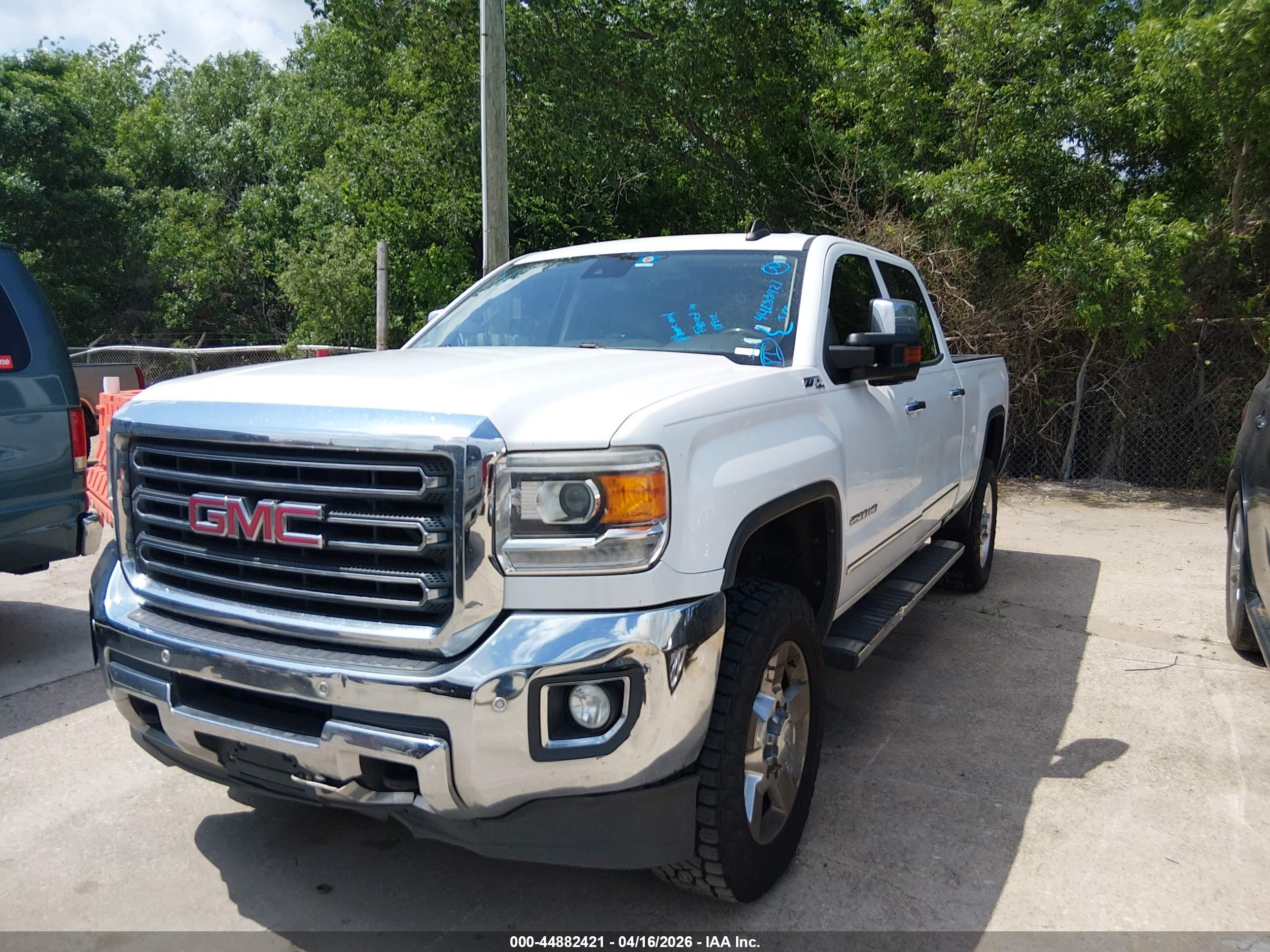 GMC SIERRA image 6