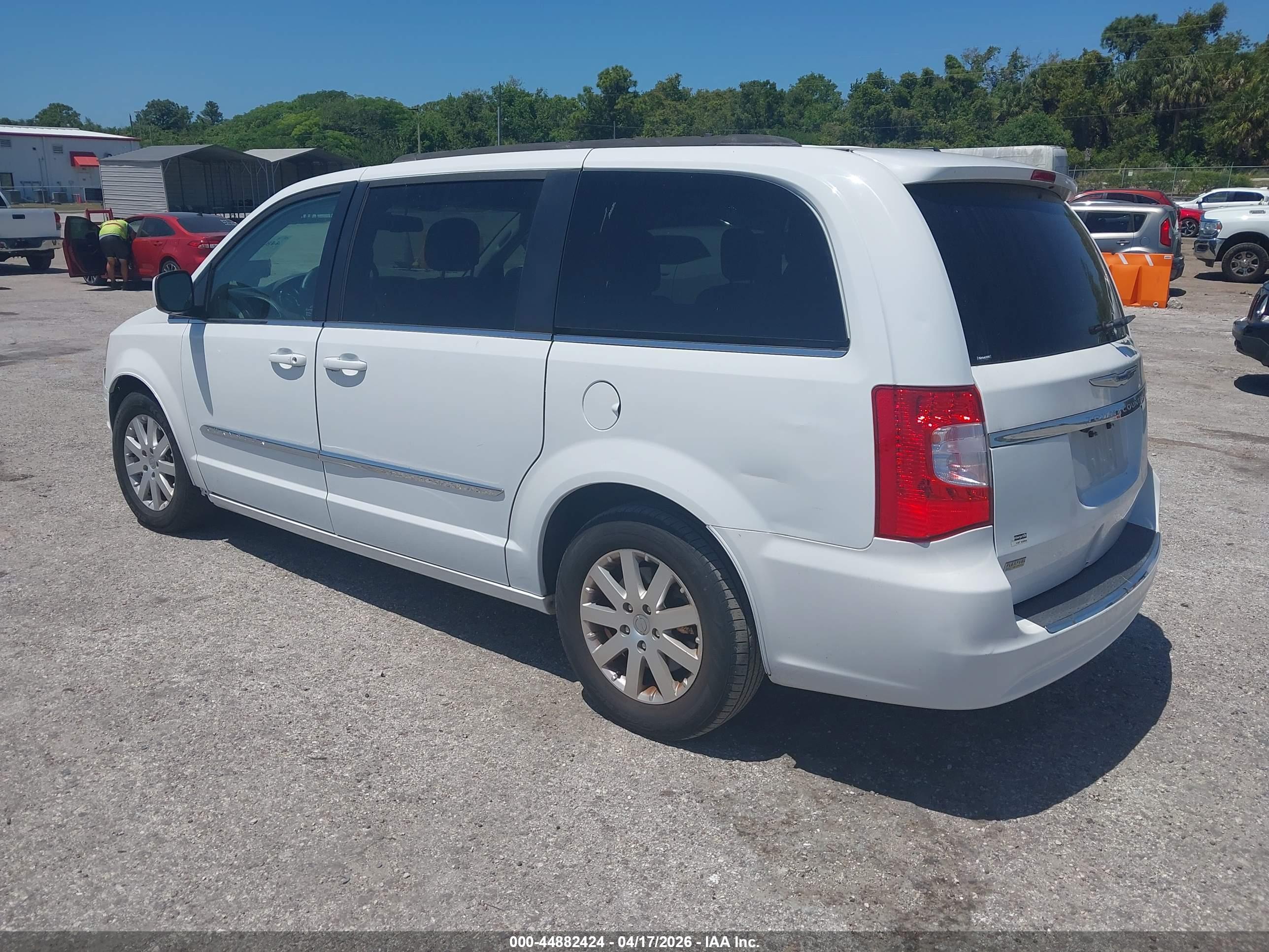 CHRYSLER TOWN image 3