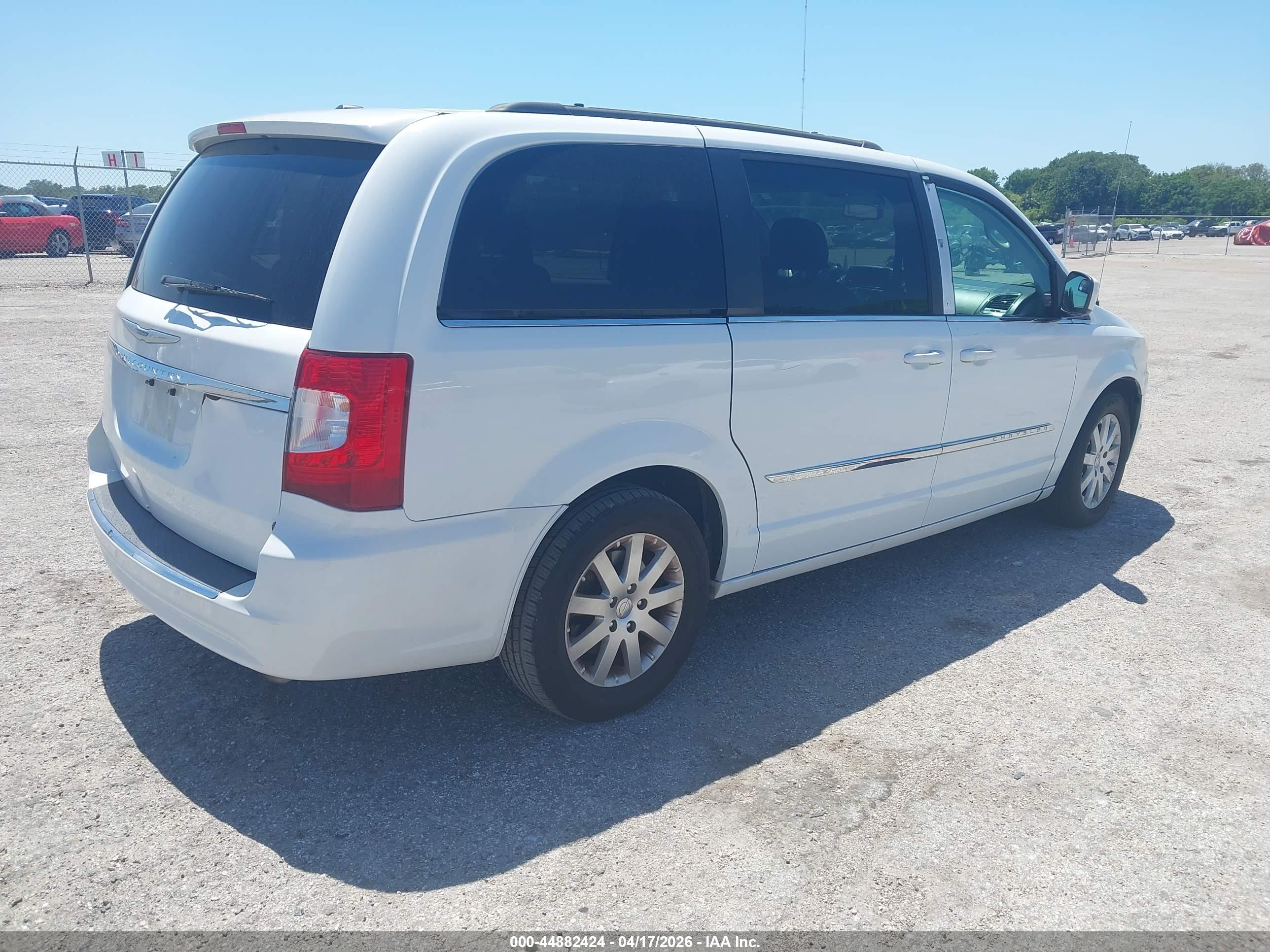 CHRYSLER TOWN image 4