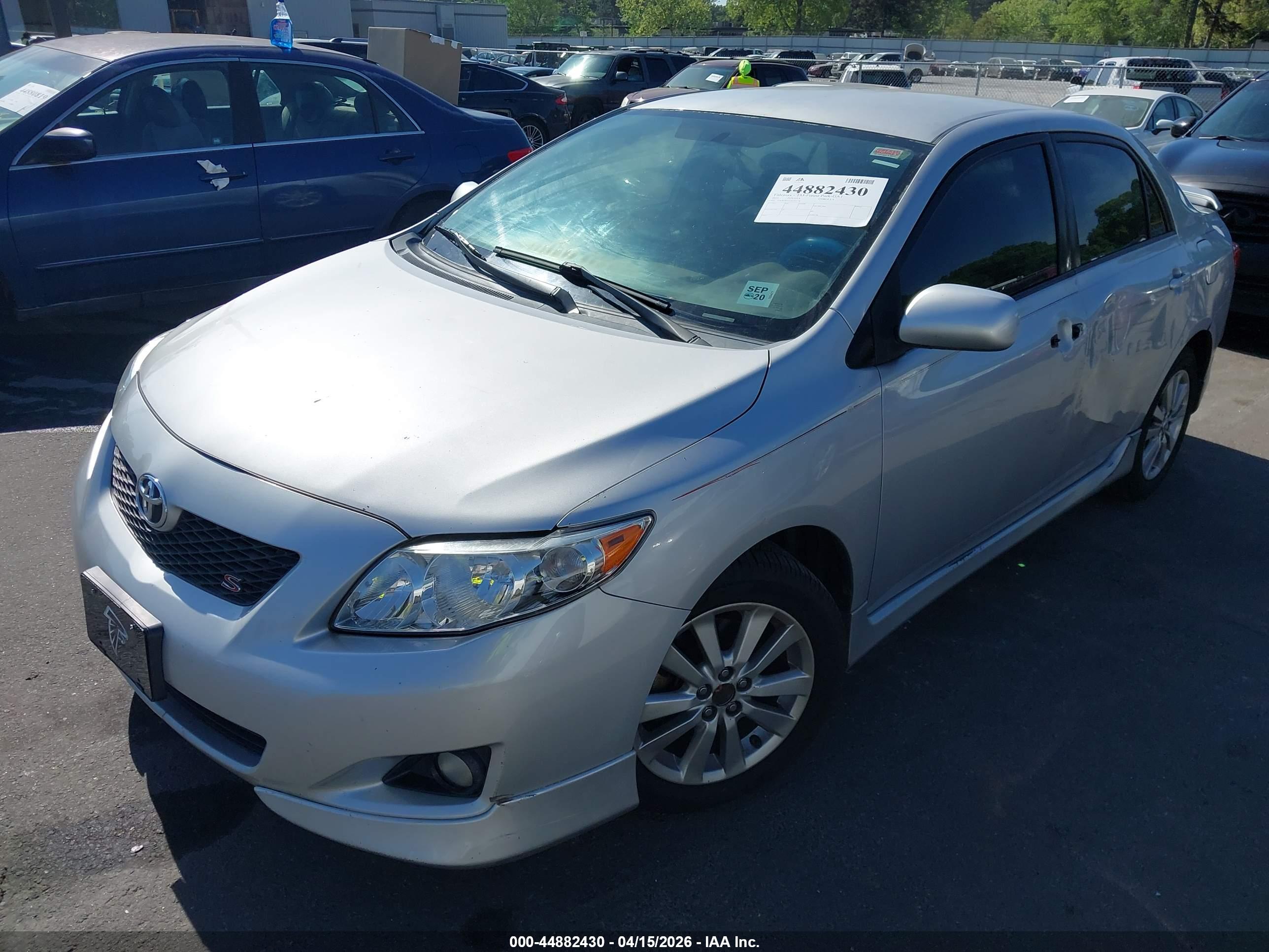 TOYOTA COROLLA image 2