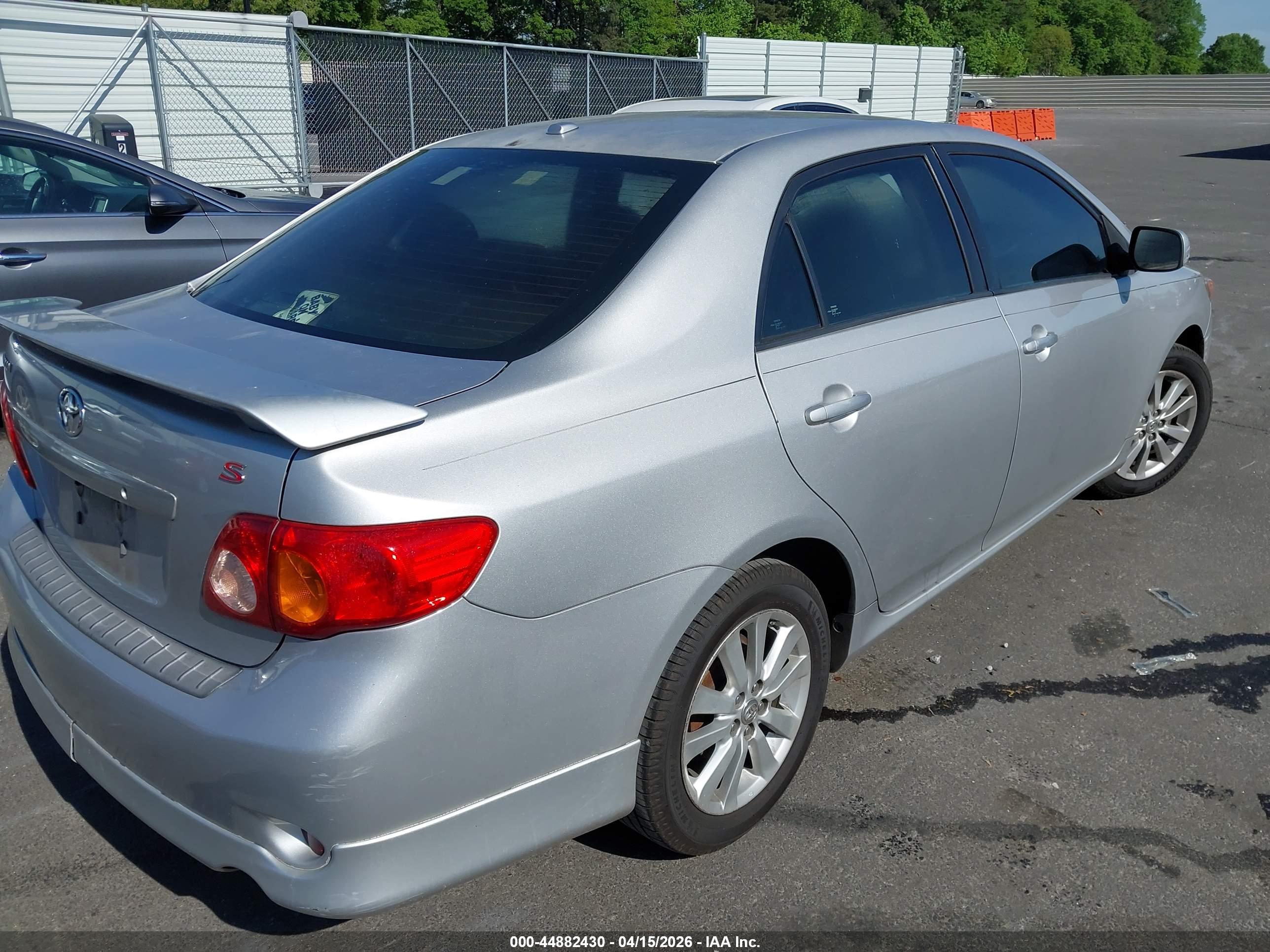 TOYOTA COROLLA image 4