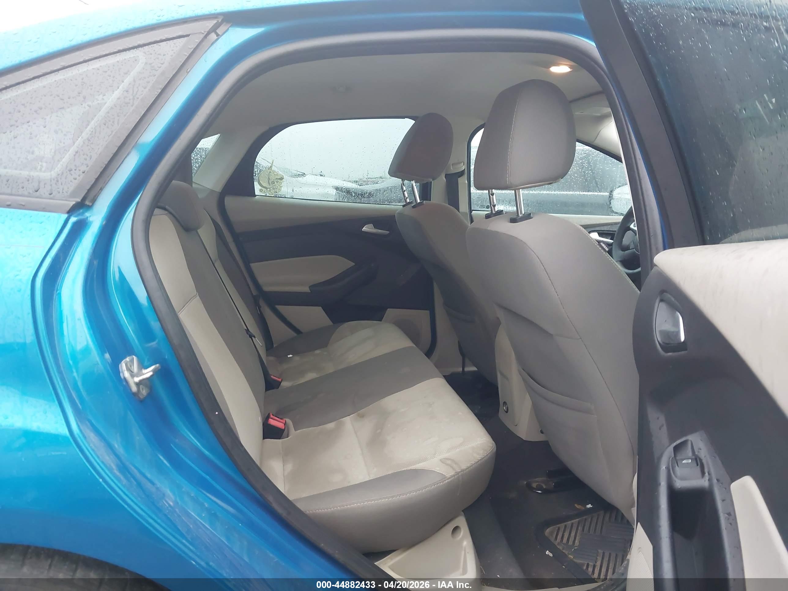 FORD FOCUS image 8
