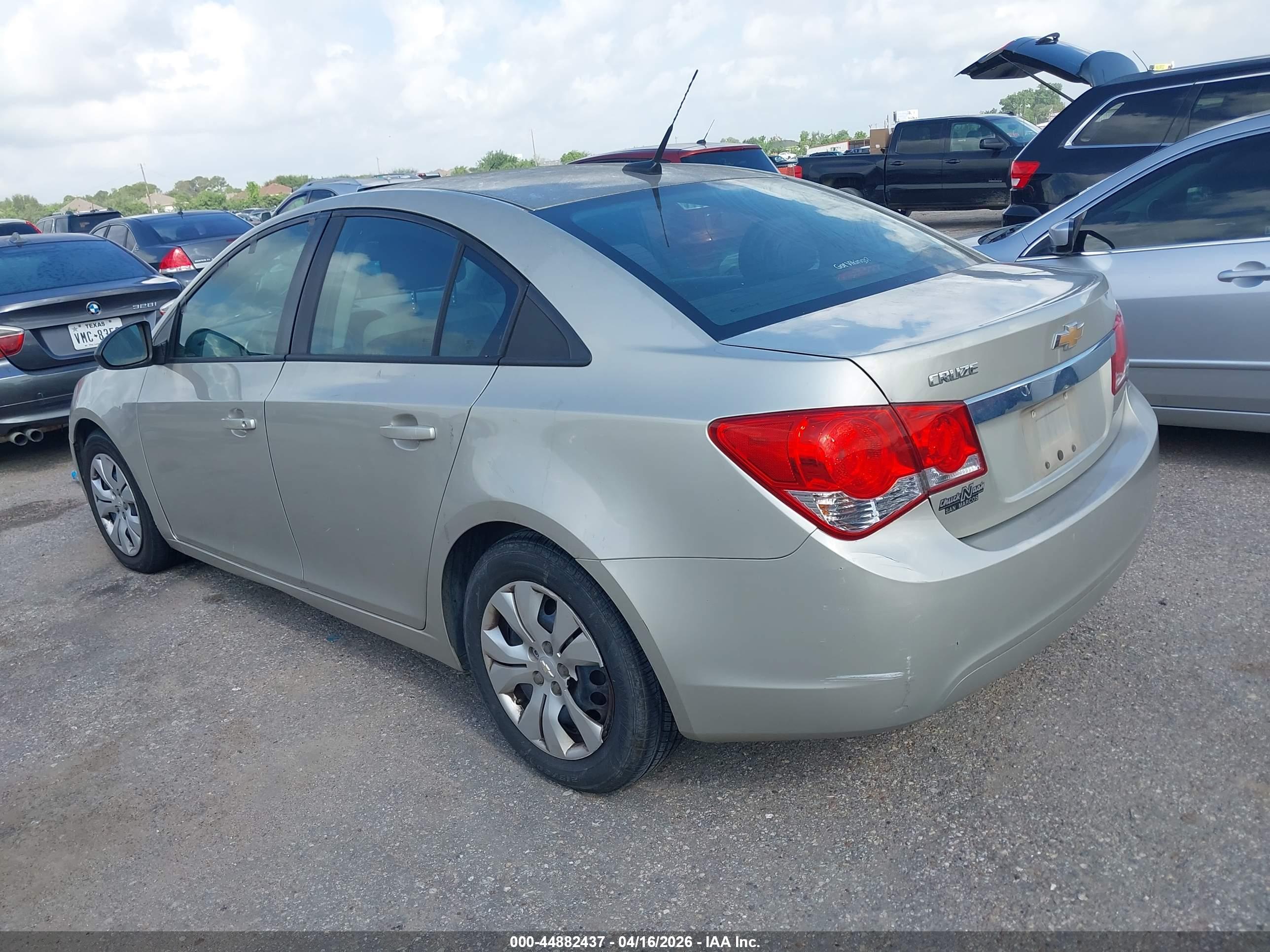 CHEVROLET CRUZE image 3